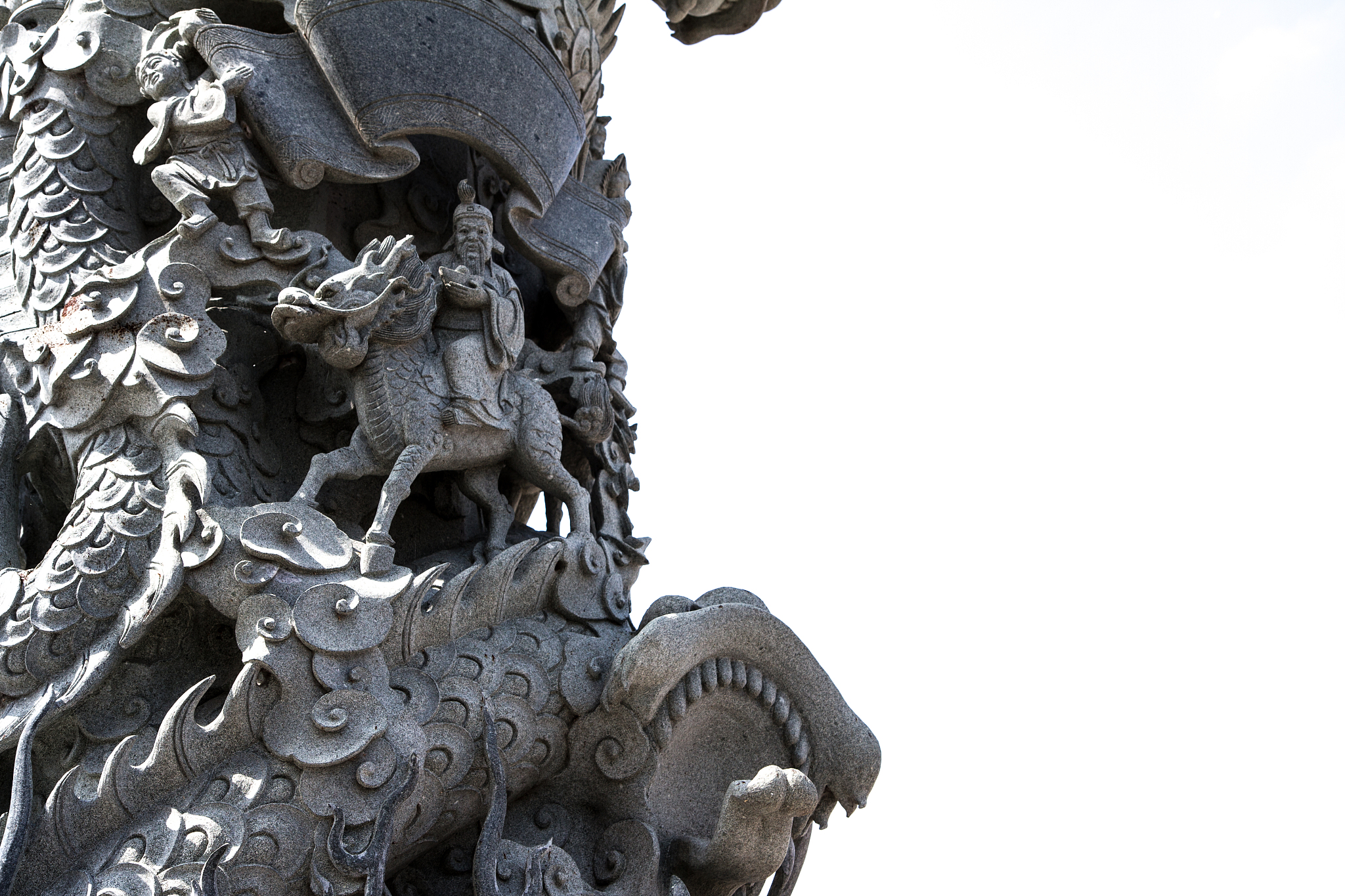 请介绍一下龙文化在传统建筑中的文化内涵