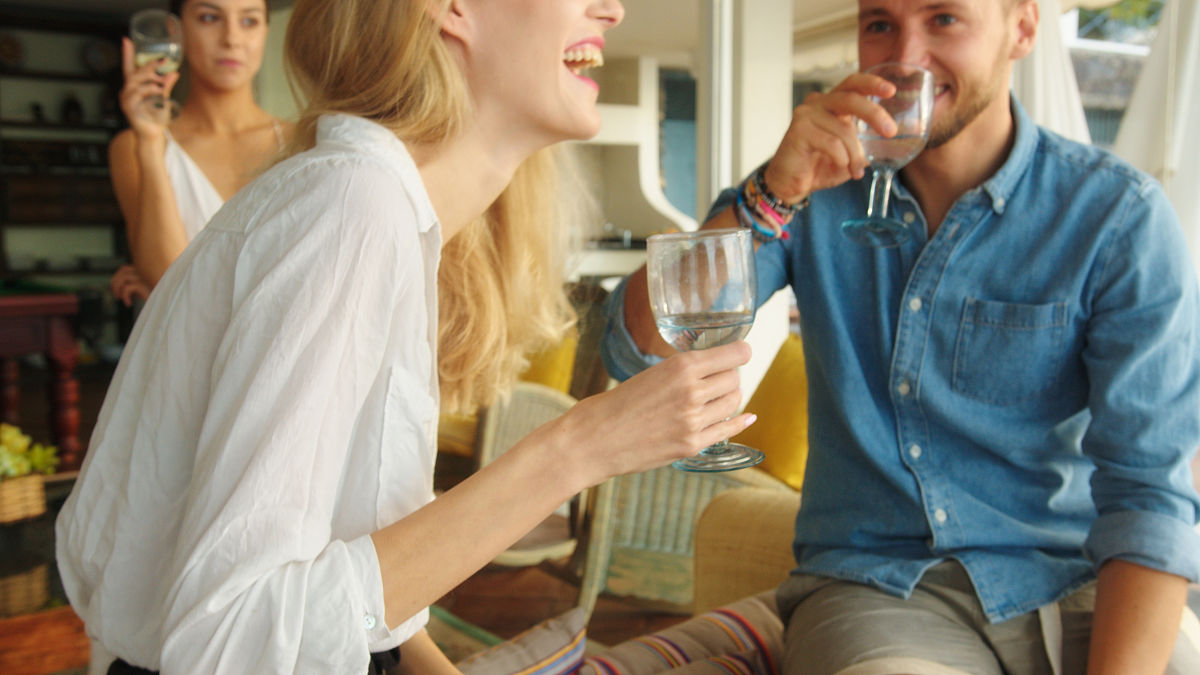 请不少于800汉字的博客文章语言要幽默口语化。主题是：妒忌和嫉妒的区别两者的不同和意思解释