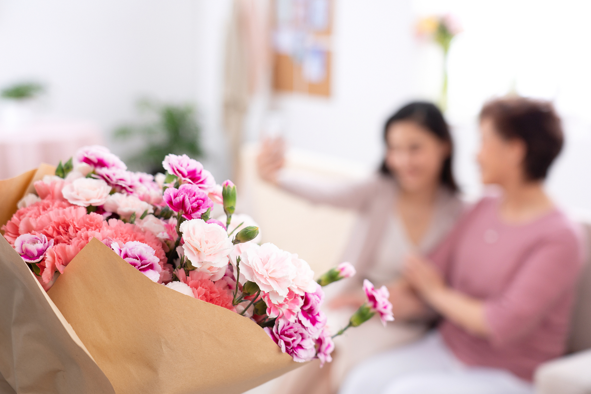 订婚了母亲节需要给对方妈妈送花吗，
