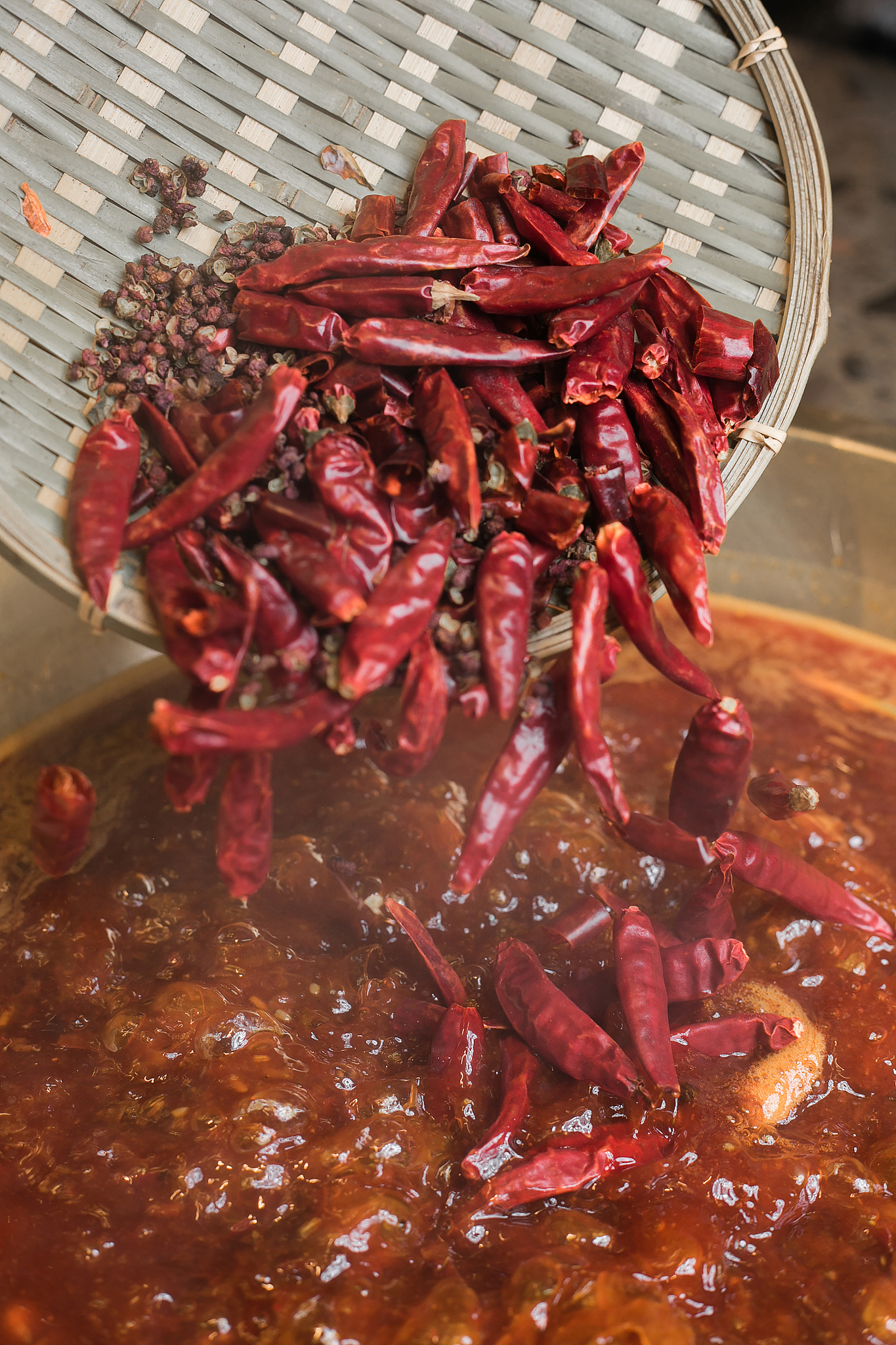 重庆饮食文化与健康：火锅、辣椒和小吃的影响