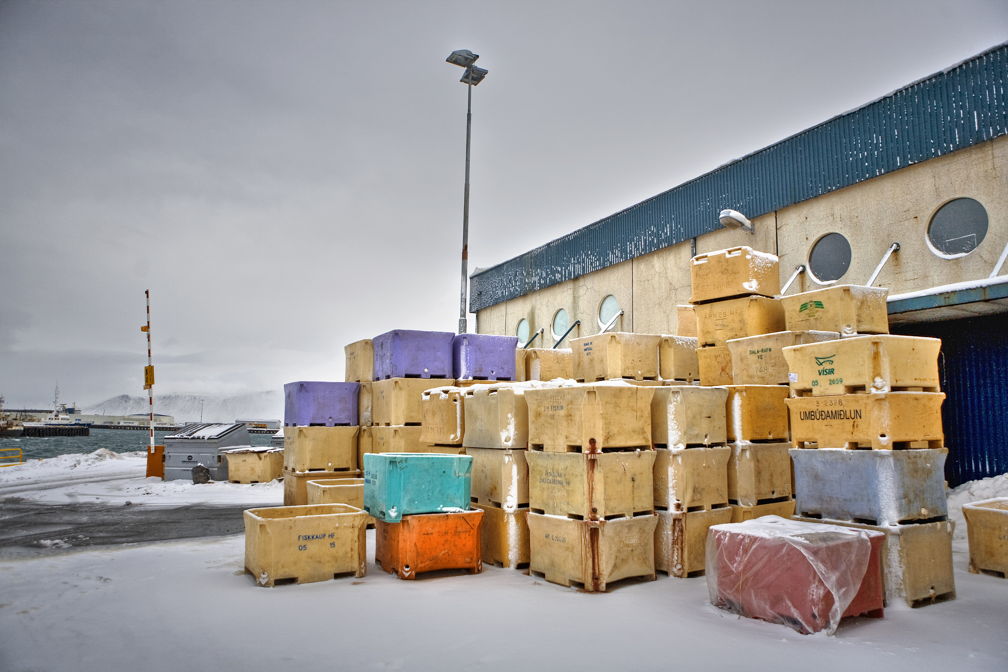 According to the receiver they discovered that the packaging of the goods was wet and there was a hole on the roof of the container upon opening the container door Our on-site inspection confirme