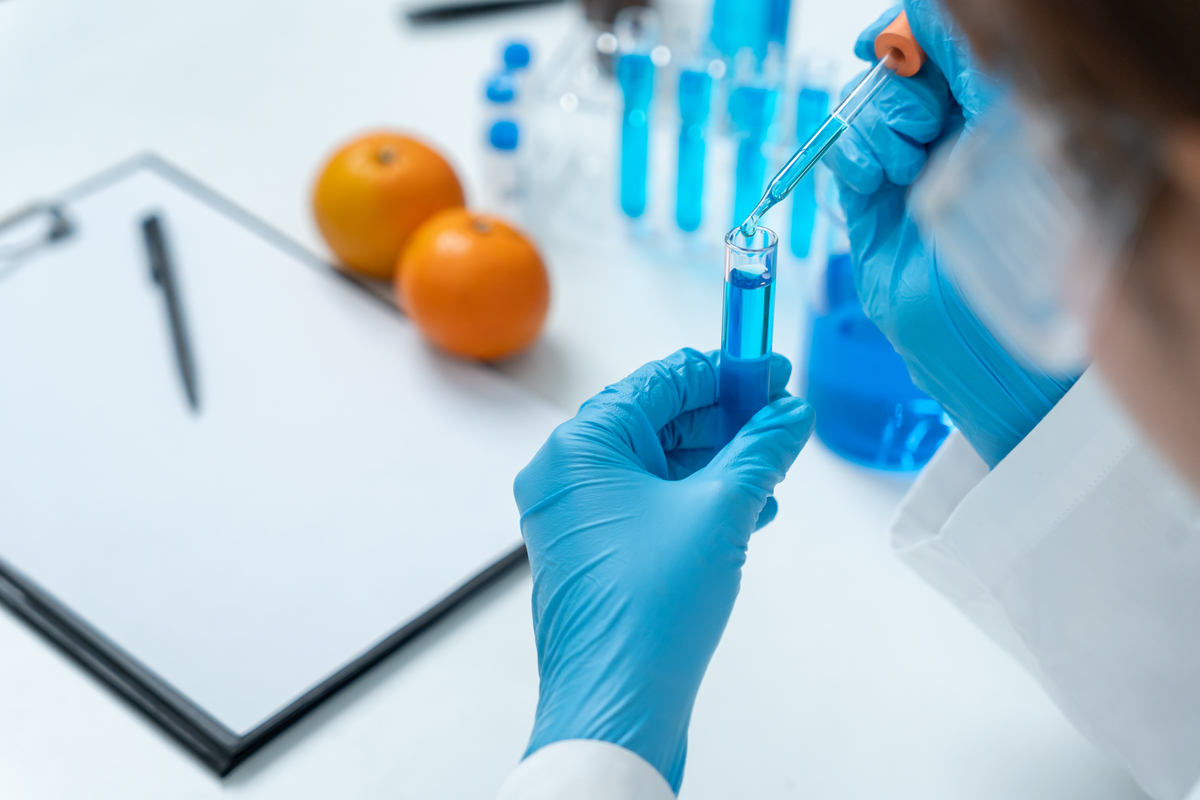 临床医学：涵盖疾病诊断、治疗和预防的医学学科