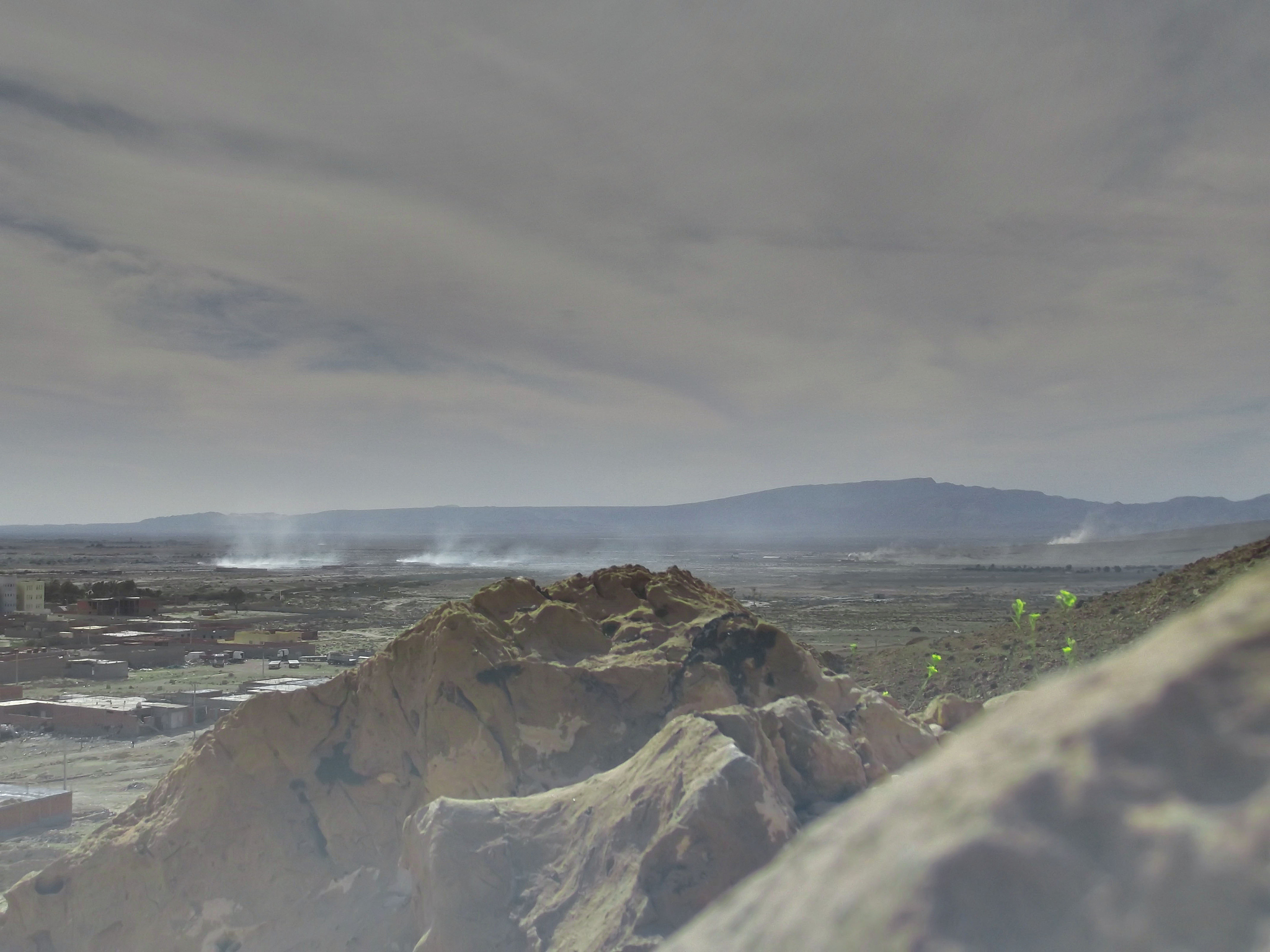 Hills Like White Elephants翻译