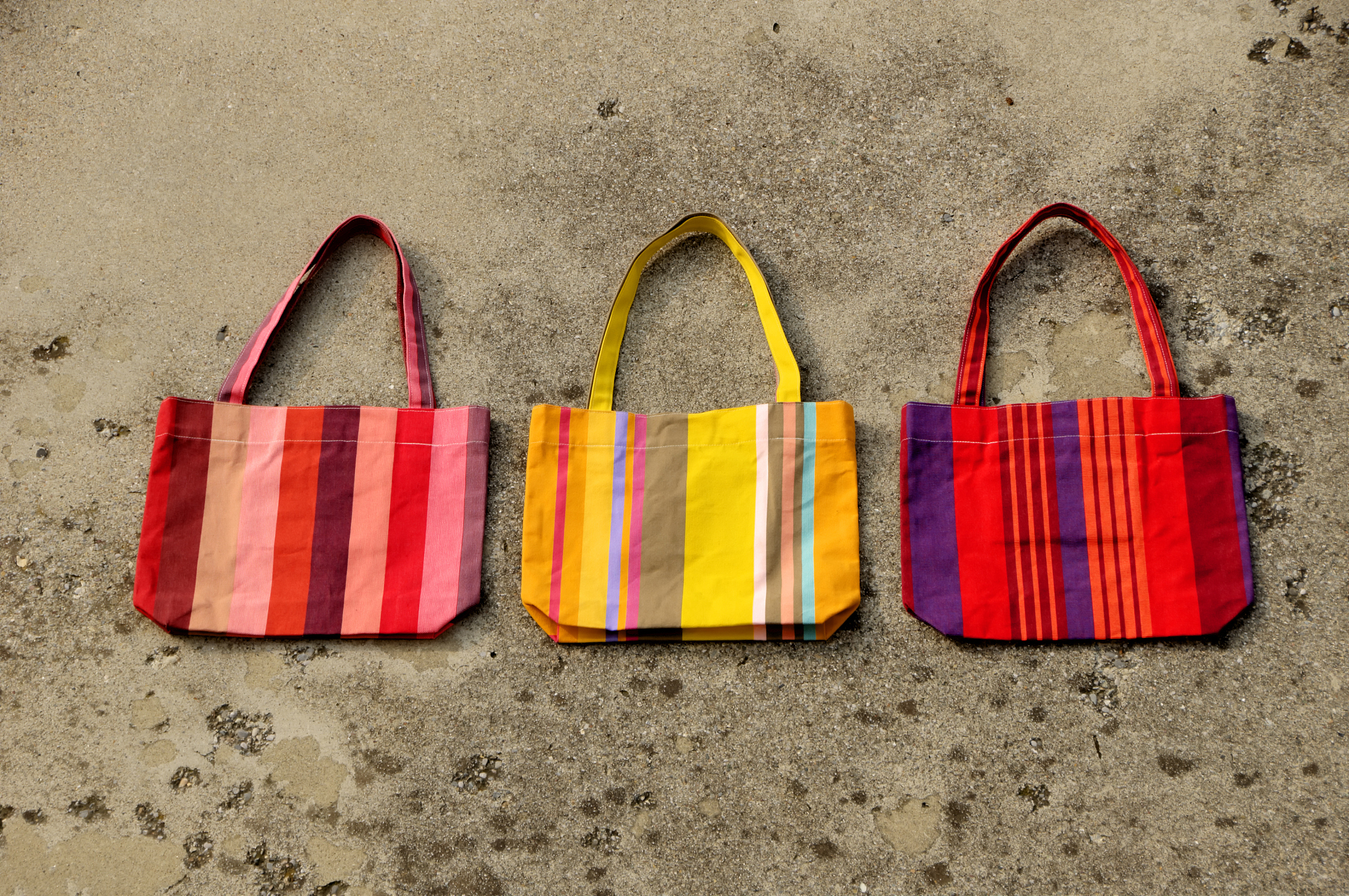 请为JAMBHALA这个时尚独特的箱包品牌编写页面元描述不超过200个字符