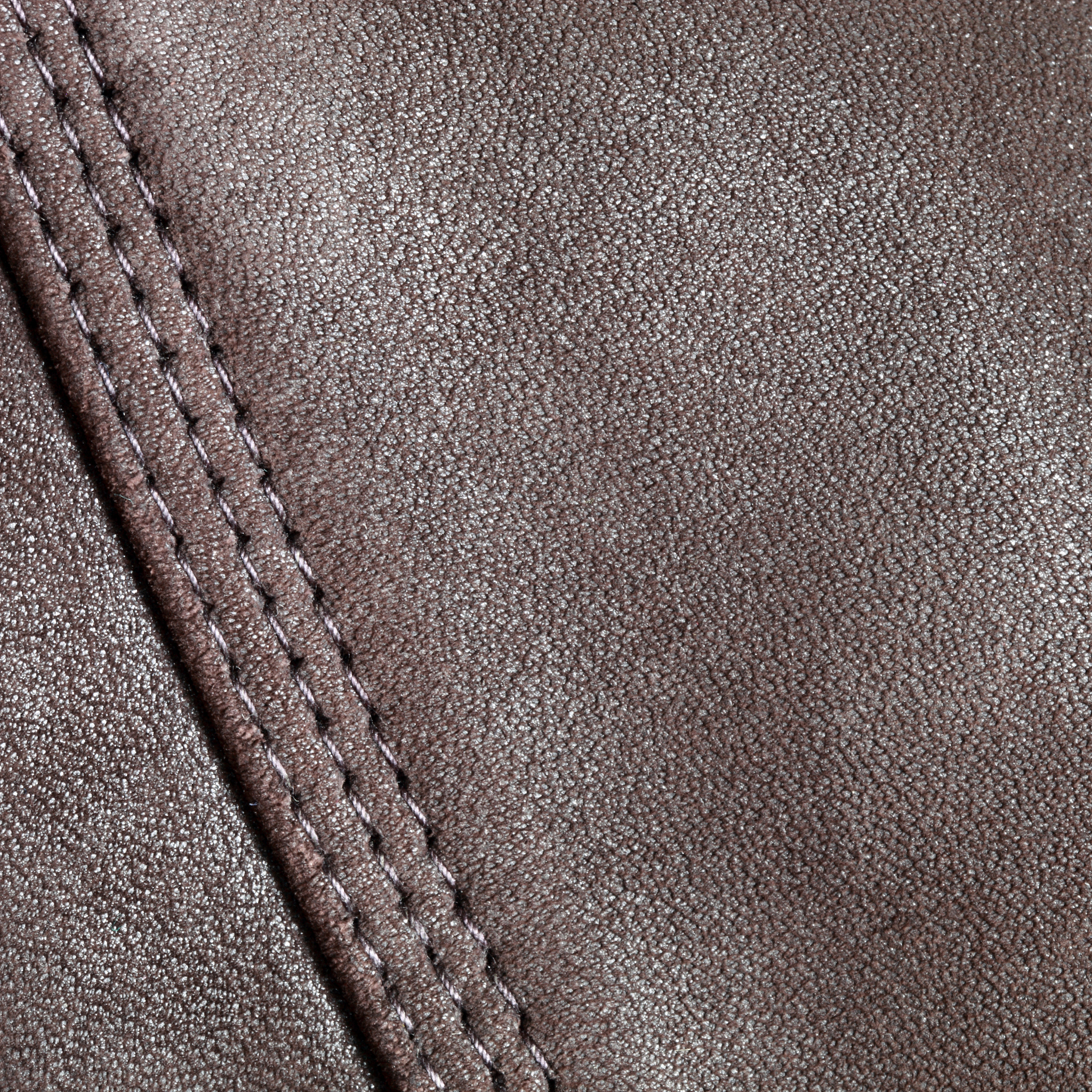 皮革是什么材质帮我用200字详细描述