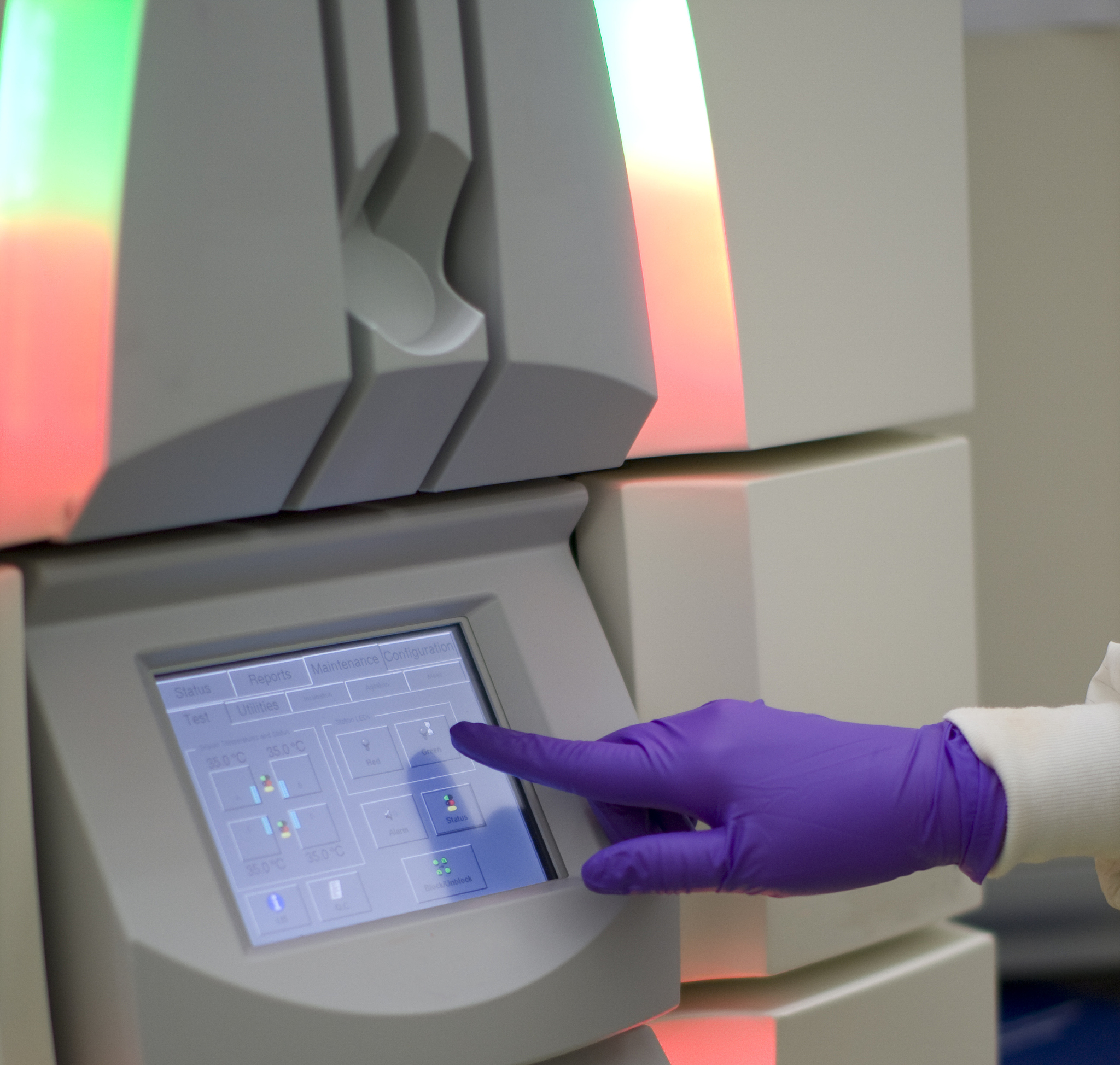 翻译为中文：Ablation results of different modules