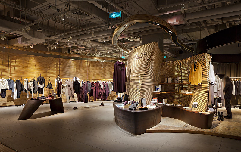 服装卖场空间环境如何影响营销策略？