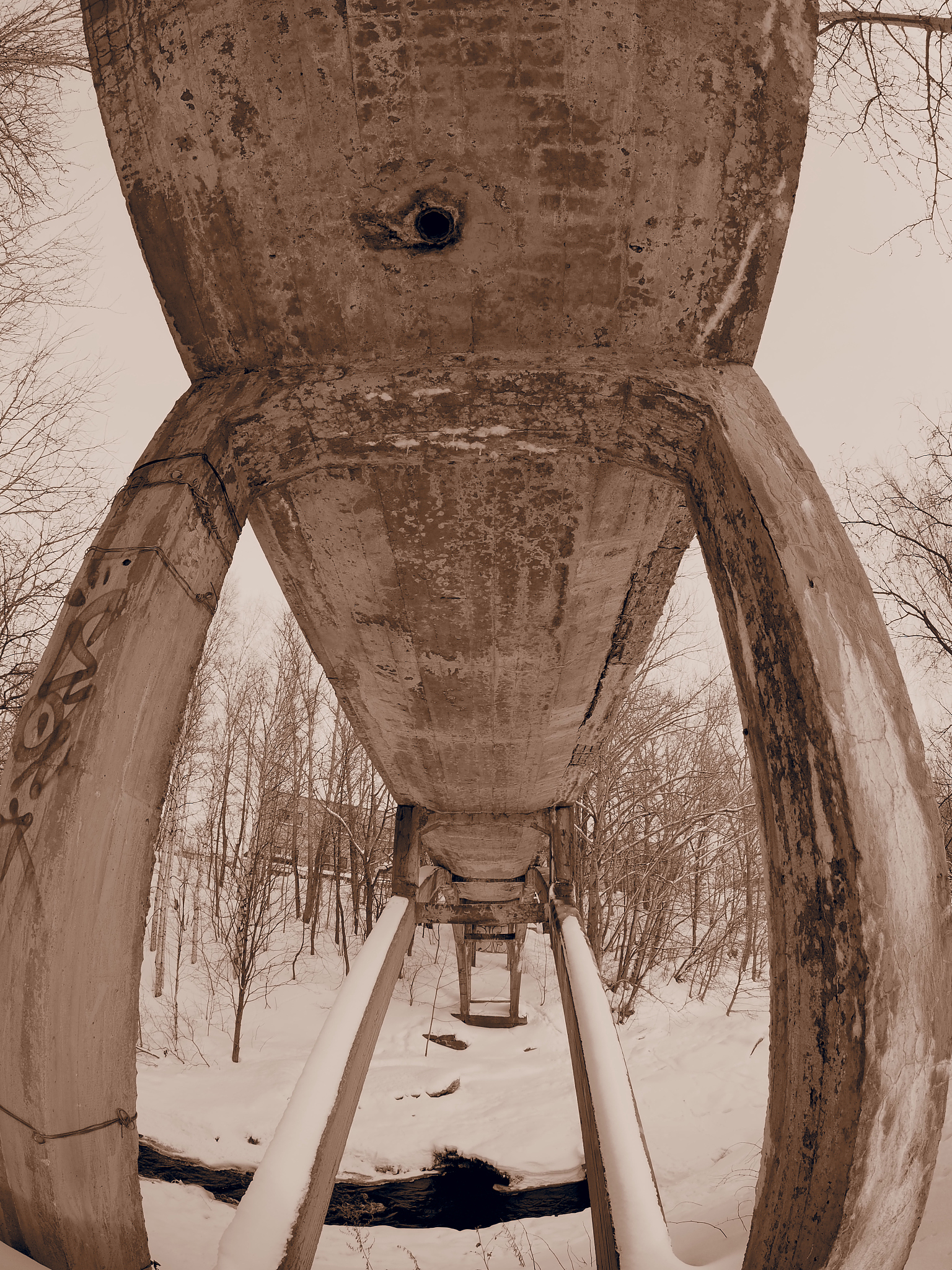 滑铁卢超现实派桥：一座艺术与功能的融合