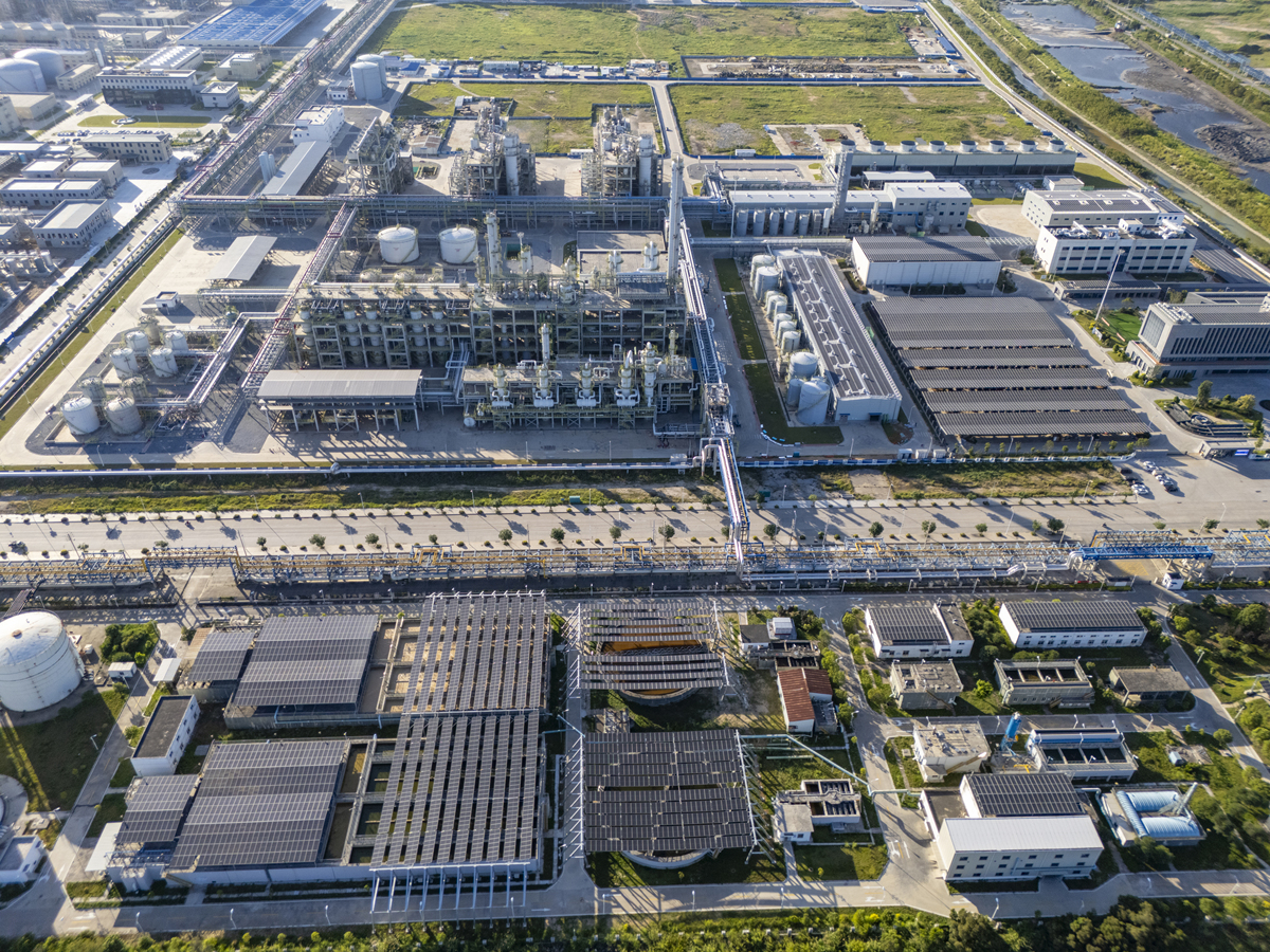 写一个去大庆华为云基地参观的日志