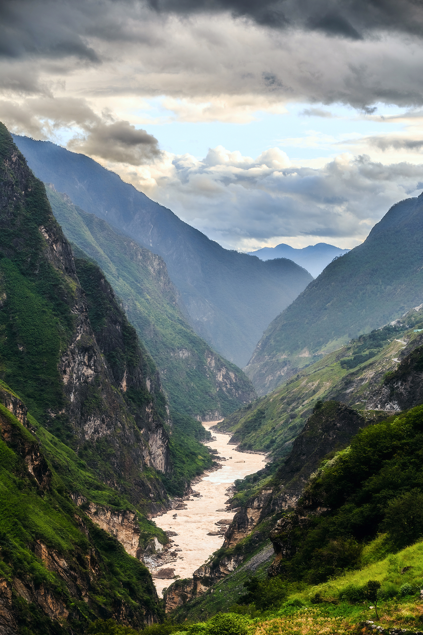 云南旅游攻略：探秘人间仙境，体验多民族文化
