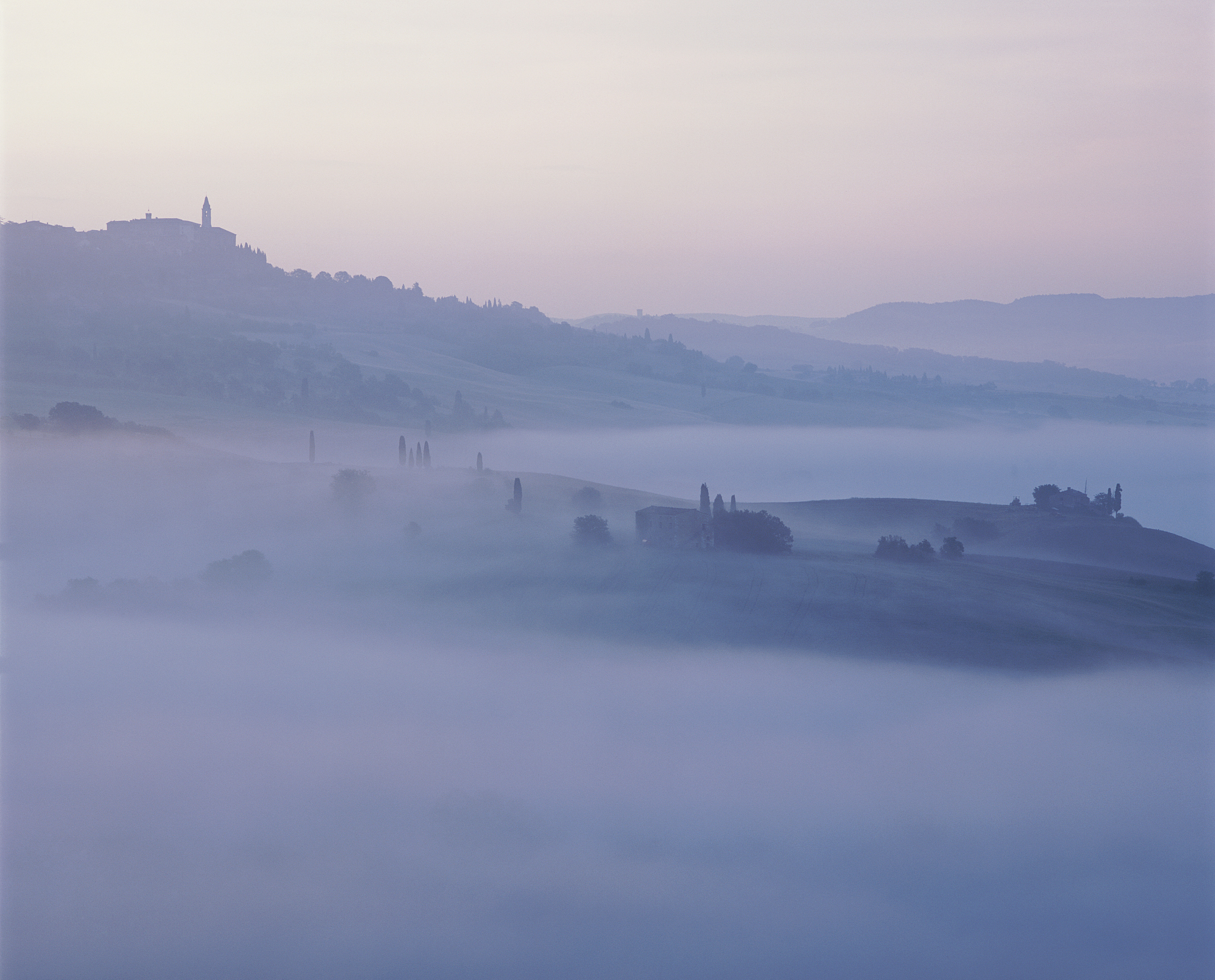 蓝色的雾霭是什么意思