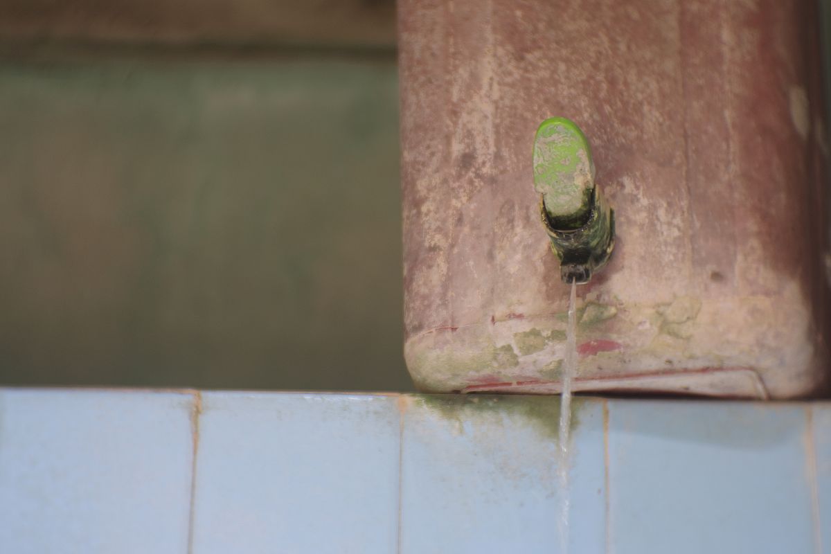 卧室窗户对着污水井好吗？专家告诉你答案！