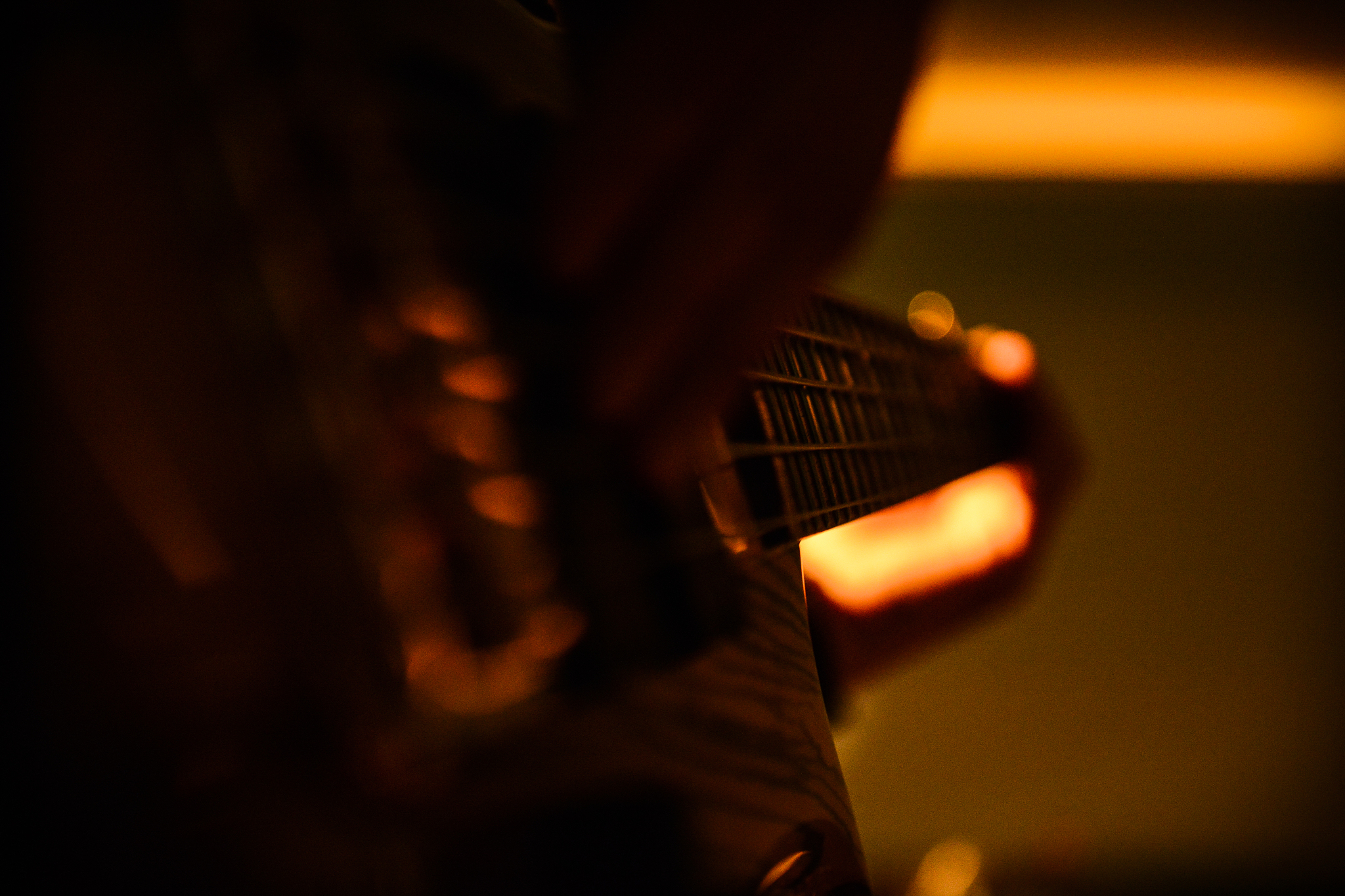 深夜电台：陪伴你度过静谧时刻，思考人生方向