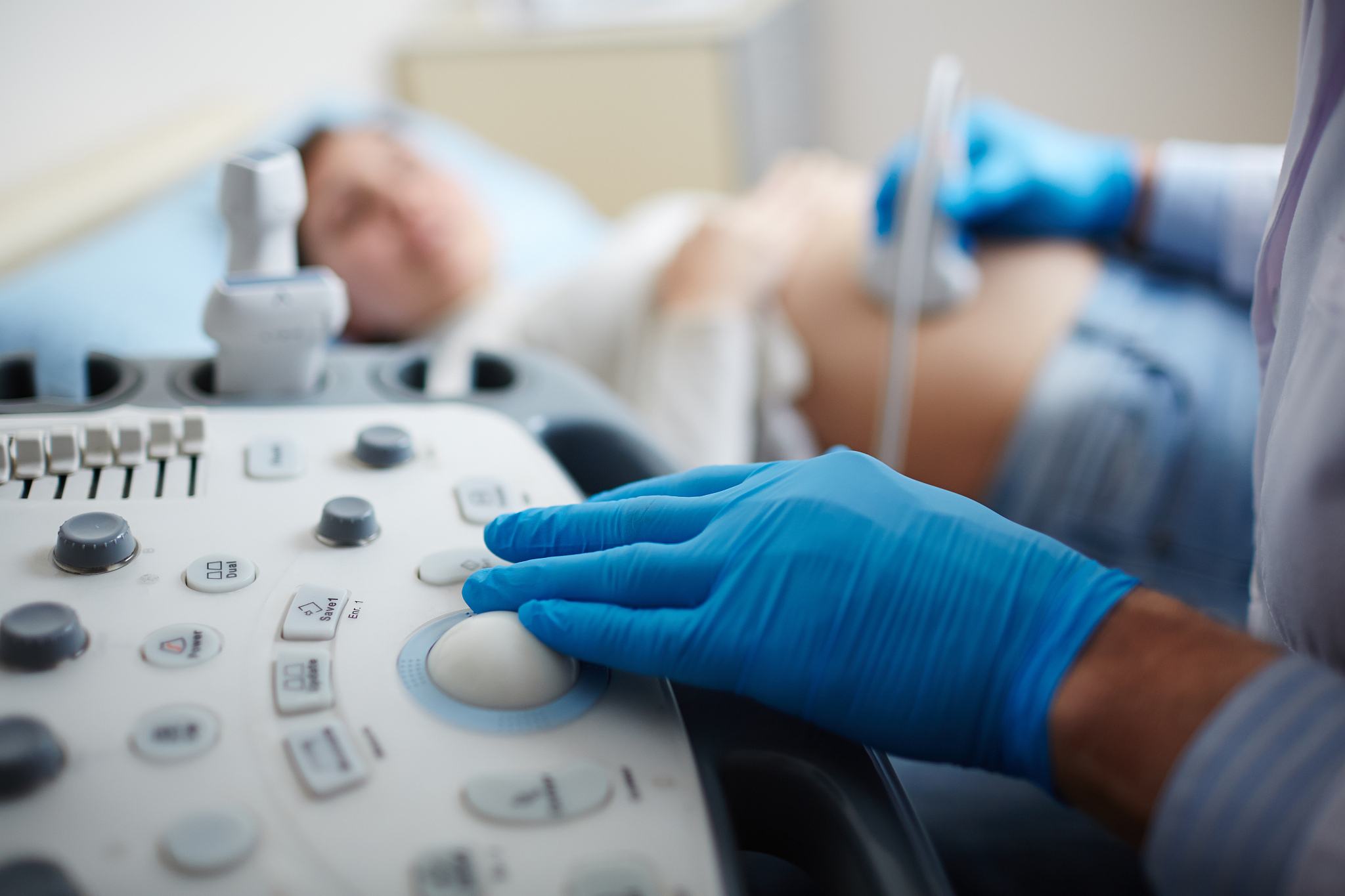 making ultrasound check-up