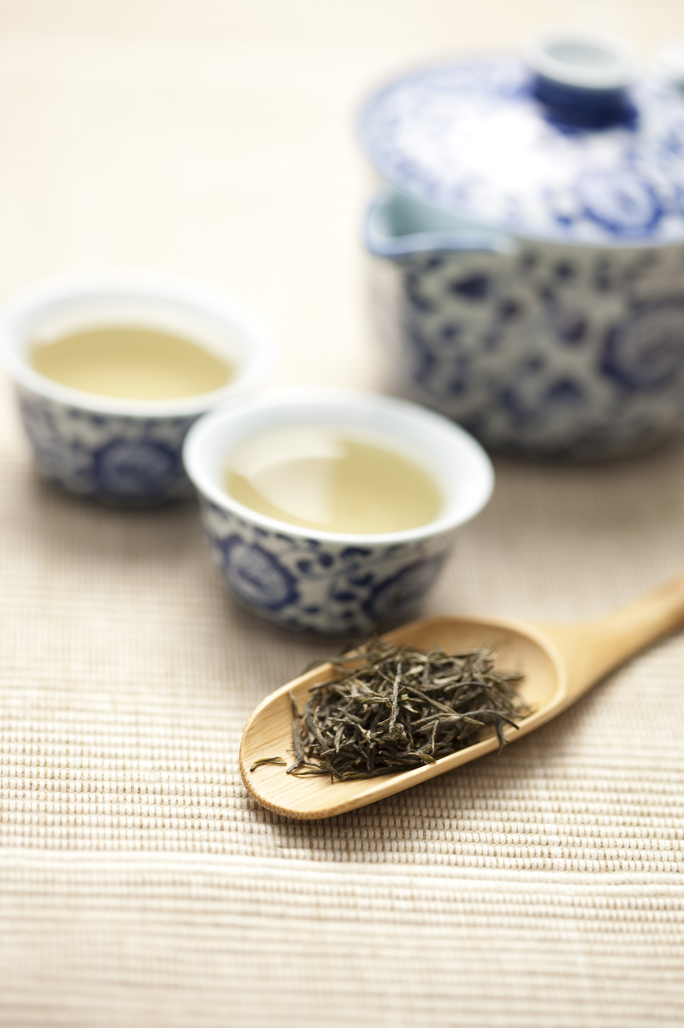 如何鉴别毛尖茶的好坏、谢谢？