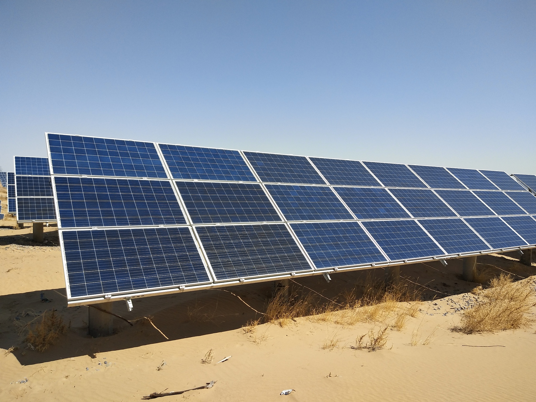 光伏太阳能发电成本: 影响因素与未来趋势