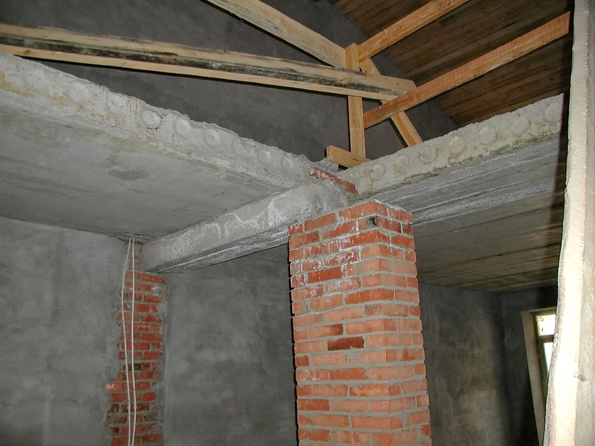 承重墙、梁、柱边线施工放线精度要求