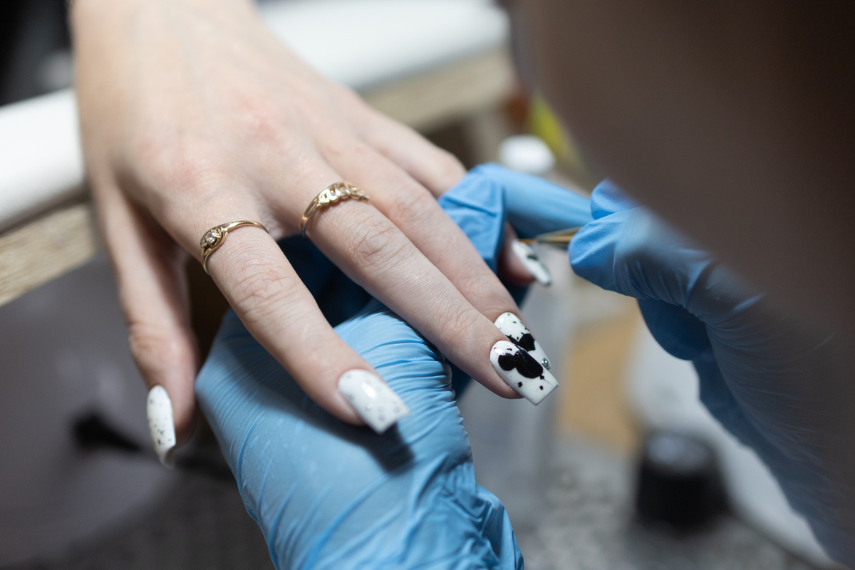 新手美甲师去哪里工作？2个月学习后就业指南