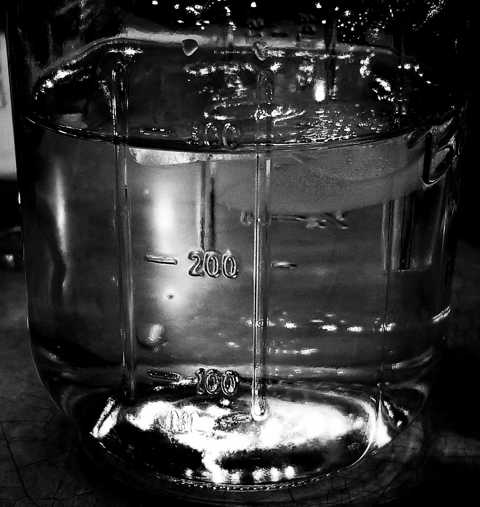 白色固体与稀硝酸反应无明显变化的原因