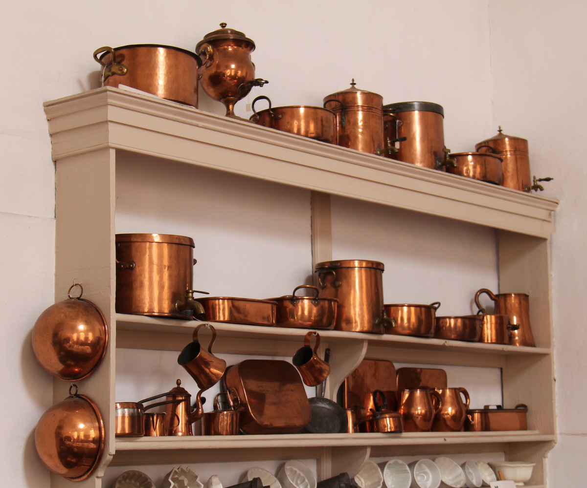 旋转调味料置物架：告别厨房混乱，烹饪更轻松！