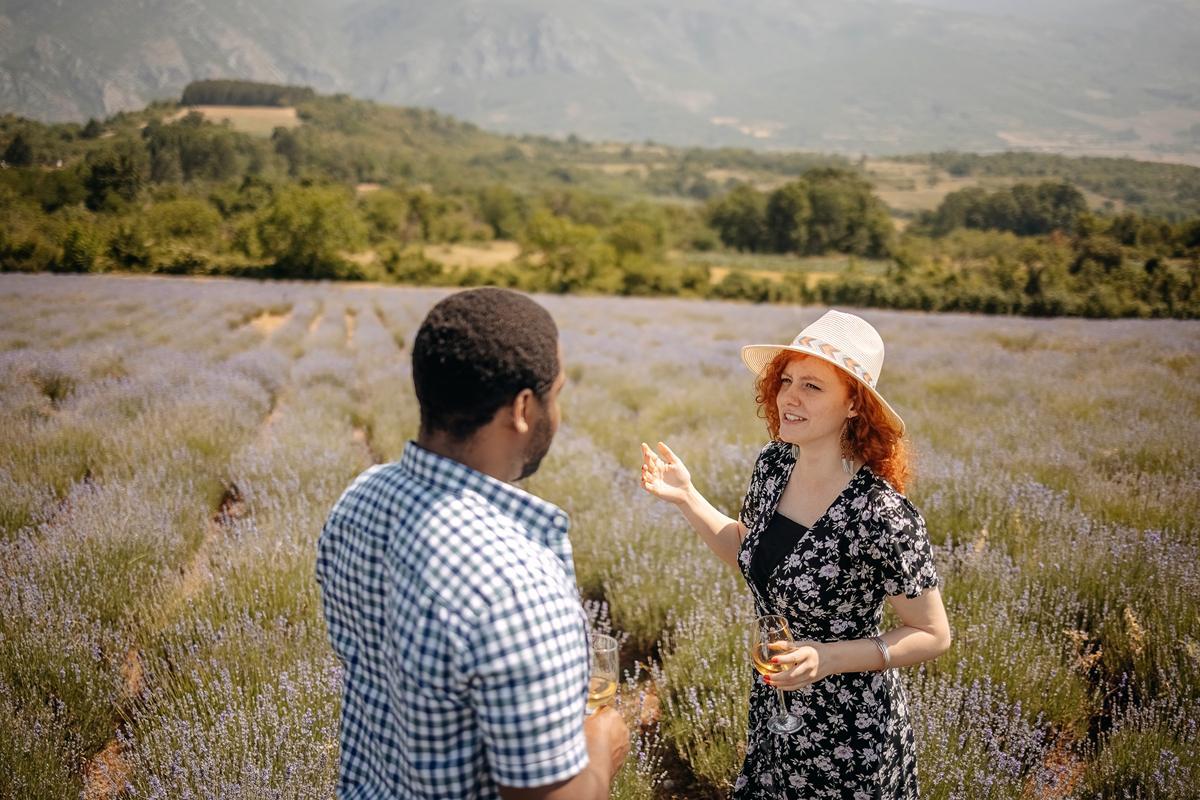 期待约会变成了3个人