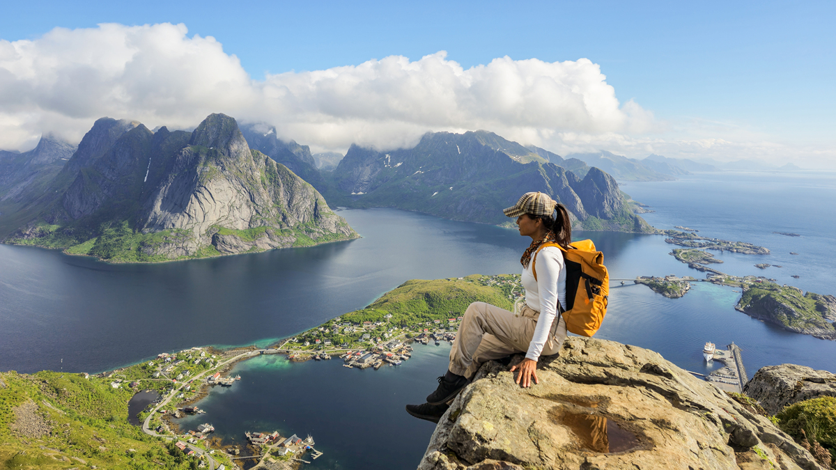 以户外旅行去了解世界为题写一篇1200字中文文章