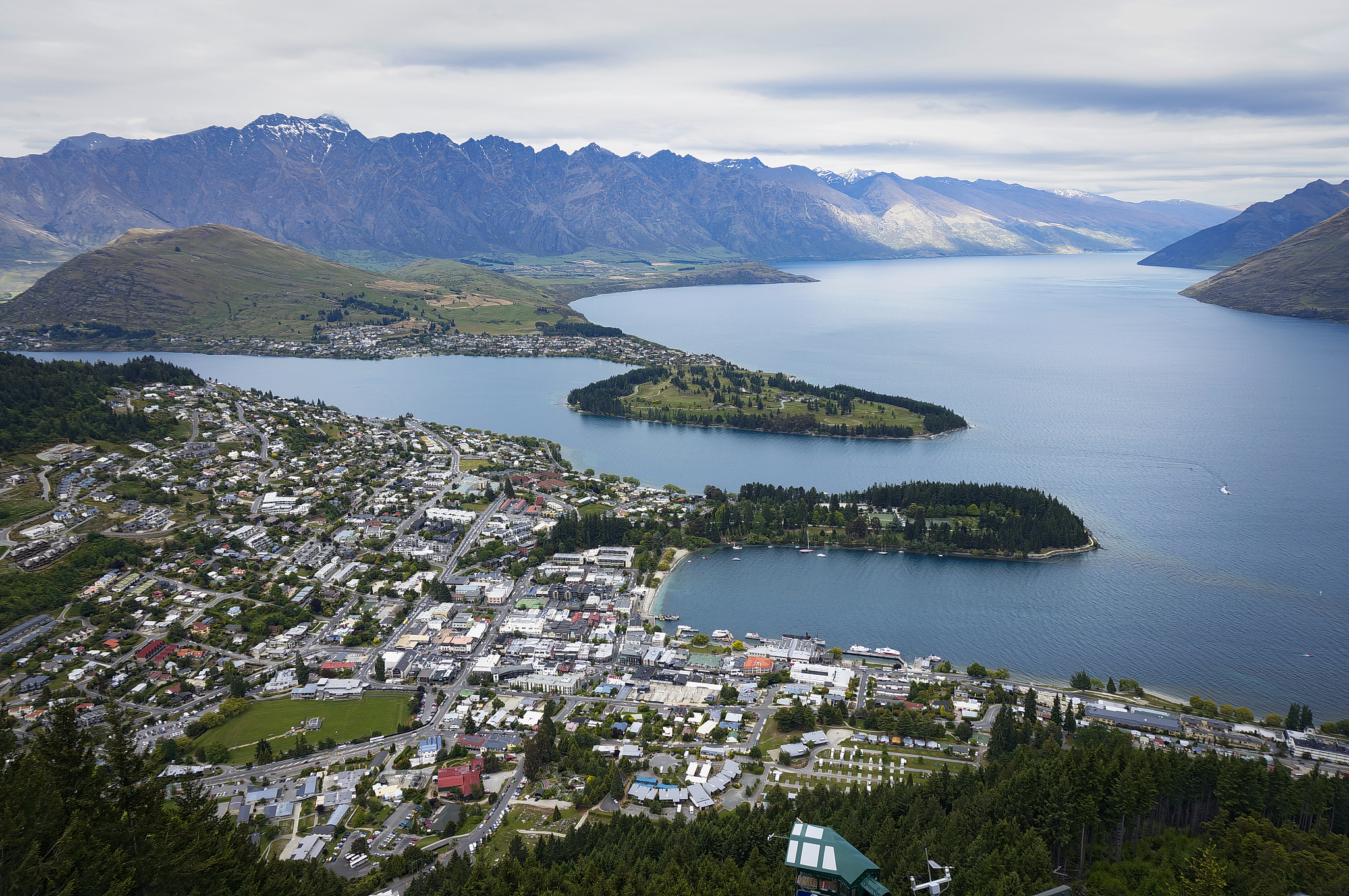 我想去旅游可以给我一个探险计划吗