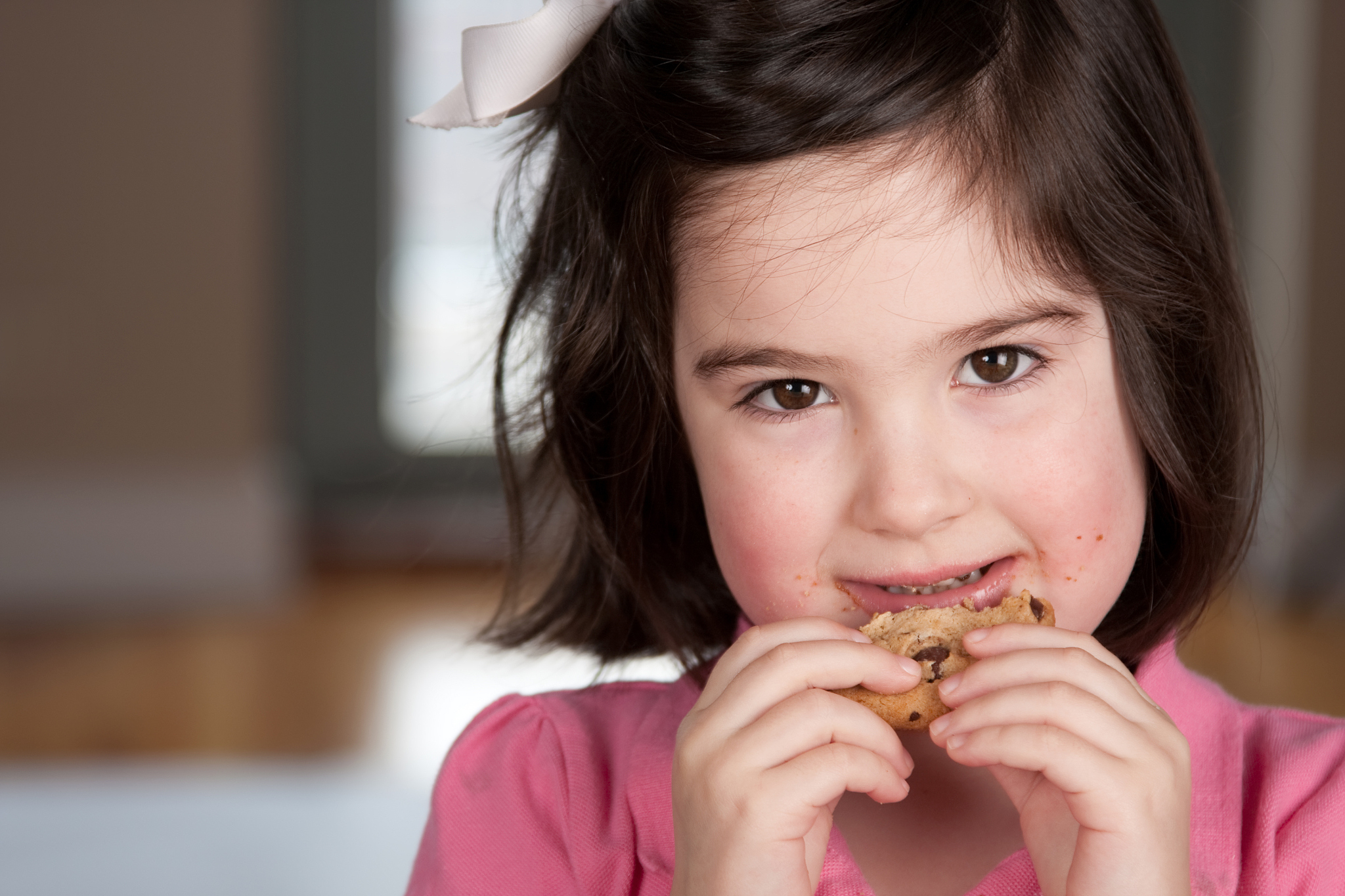 eating cookie