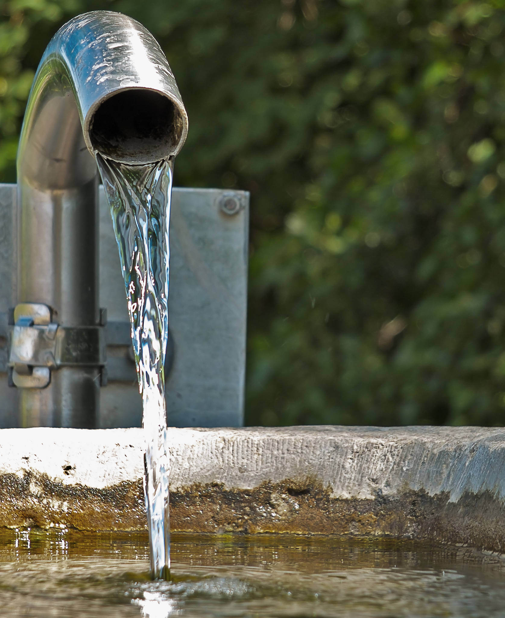 日本坚持核废水排海的缘由英文怎么说