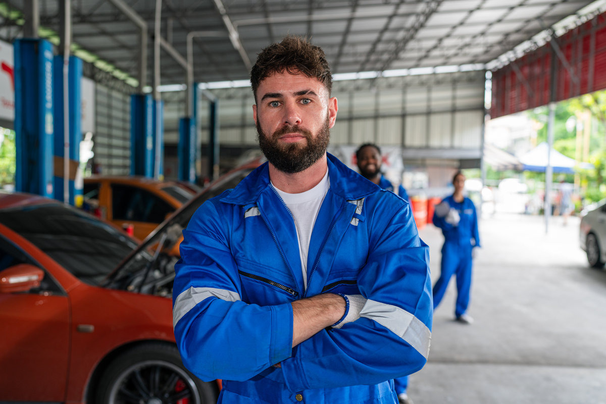 2023年报读汽车检测与维修专业前景分析