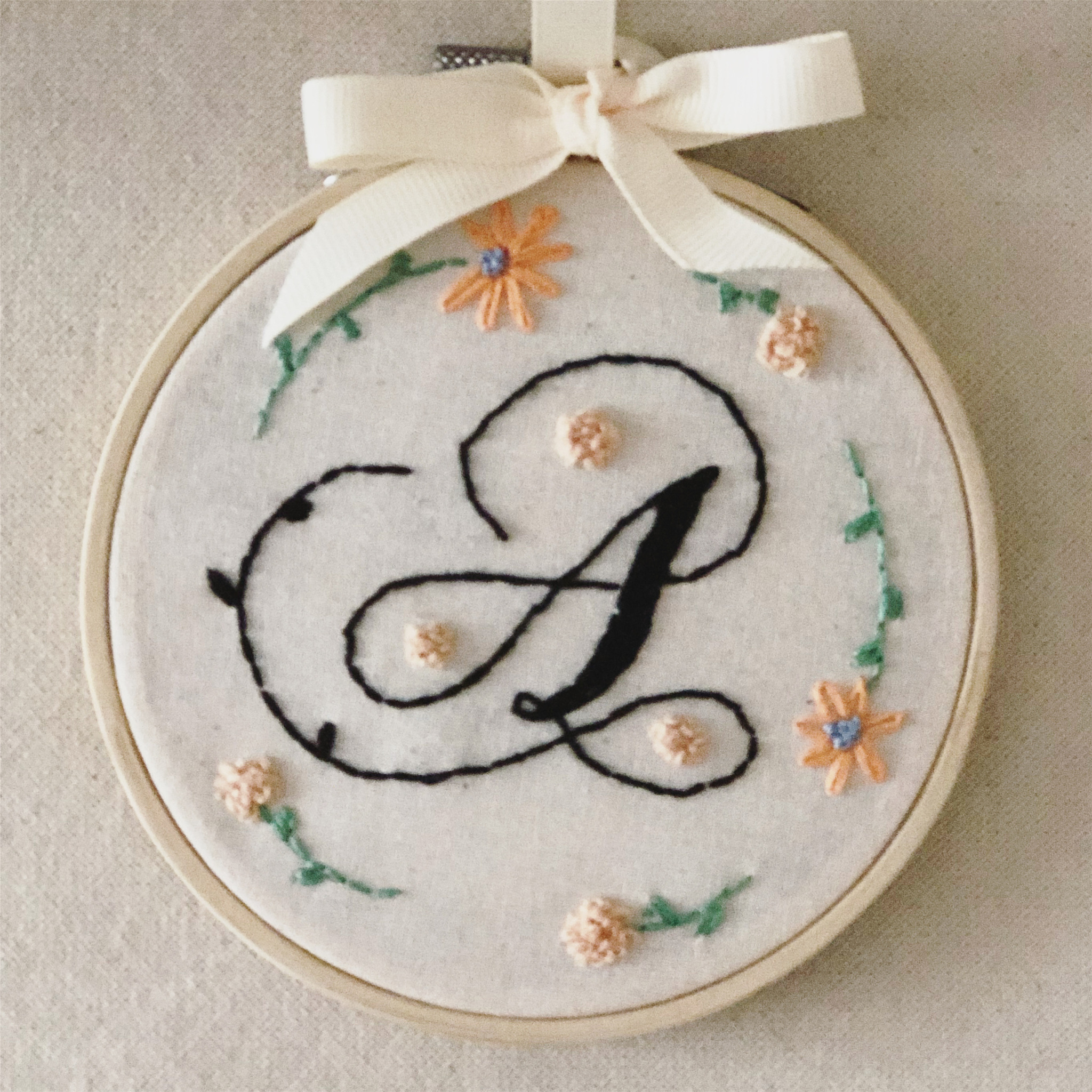 圣诞节圆形刺绣：图案、教程、设计、灵感和素材