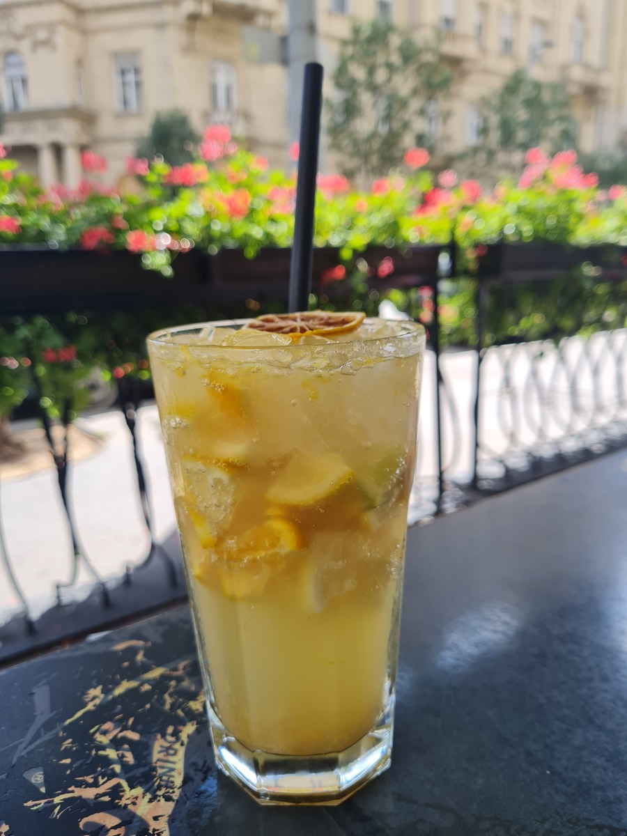 鸭屎香手打柠檬茶：你不可错过的夏日解暑神器