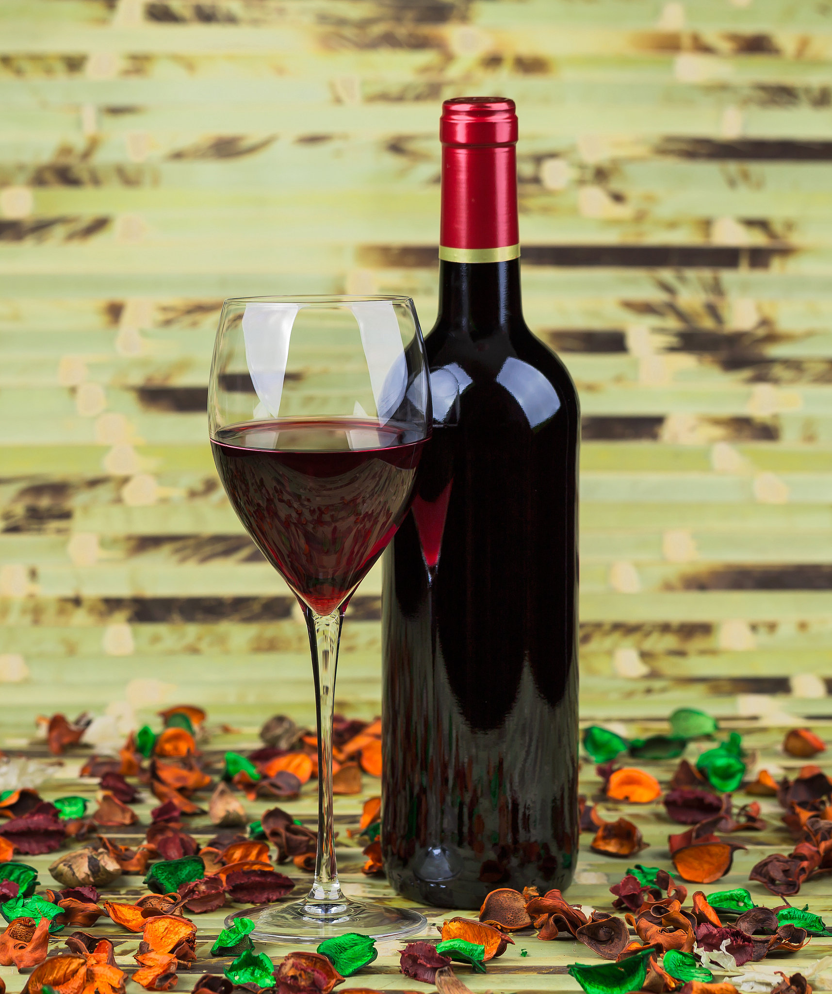 🍷天山北麓半甜红葡萄酒，品味丝滑甜蜜，开启味蕾盛宴！