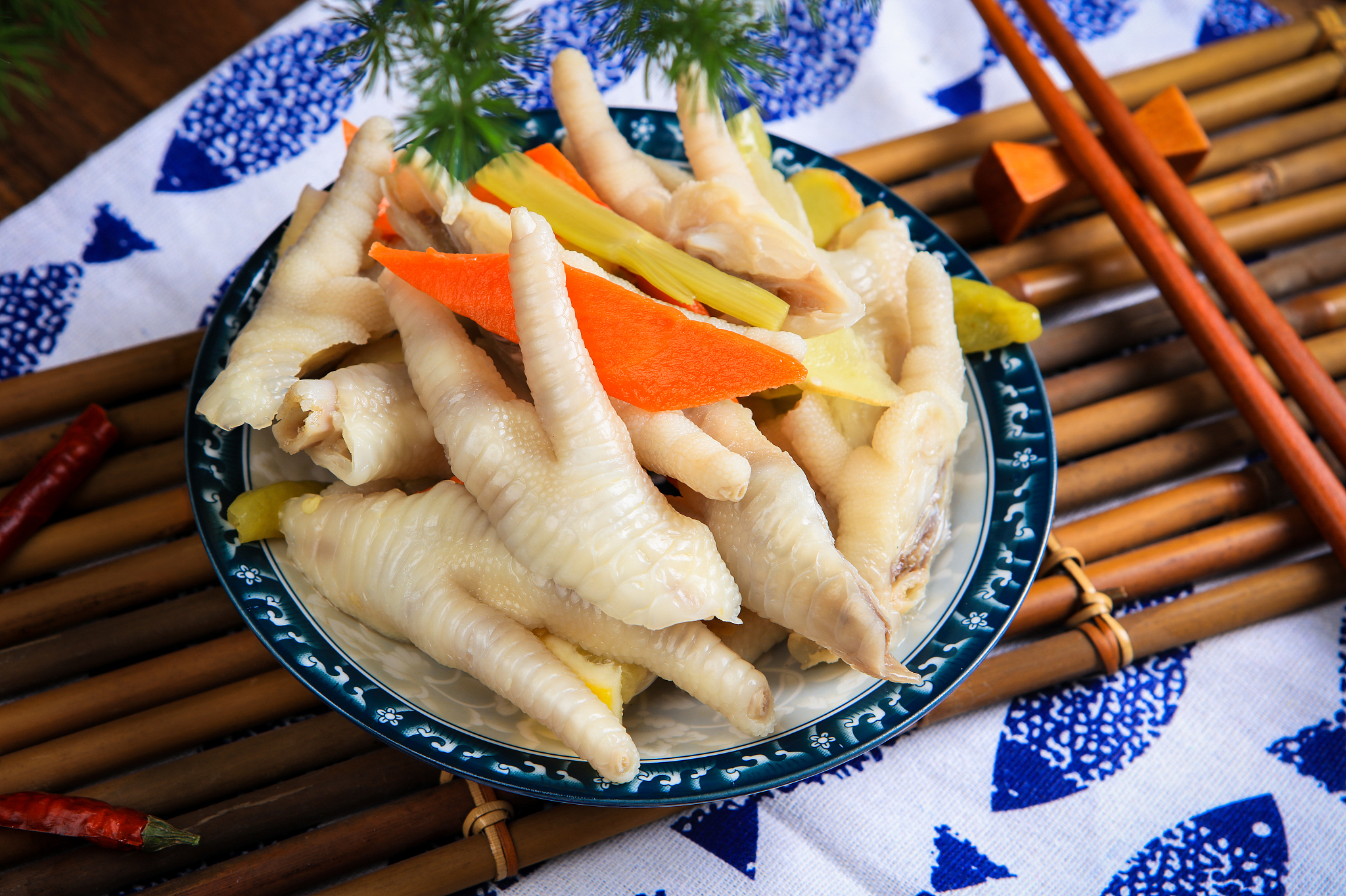 写一段抖音无骨泡椒鸡爪的视频标题