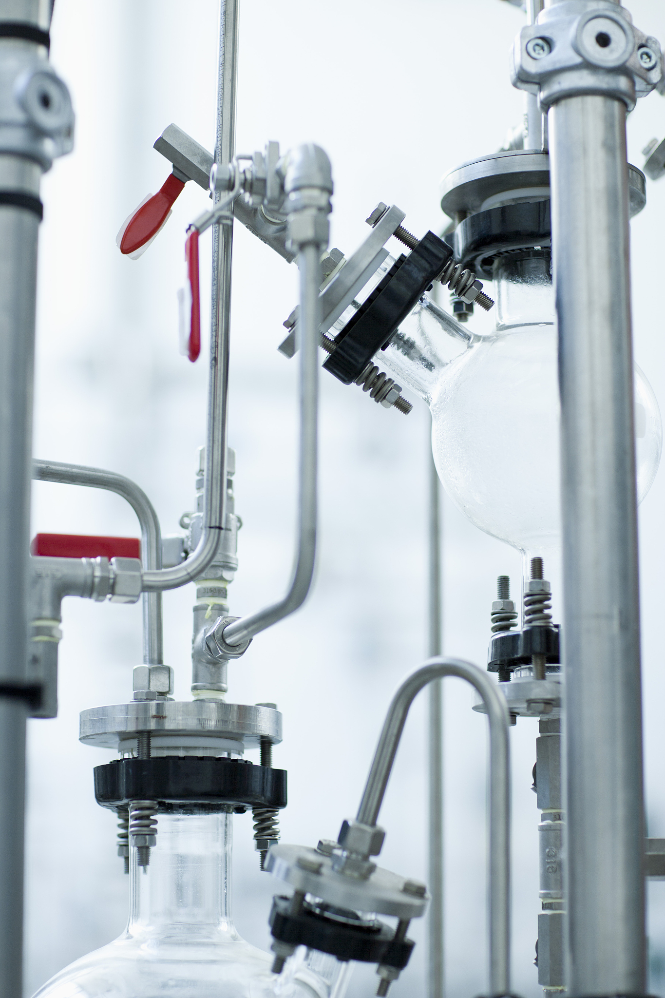 那么如何用ICEM实现将创建好的管道模型和反应床模型组合在一起形成二维固定床管式反应器