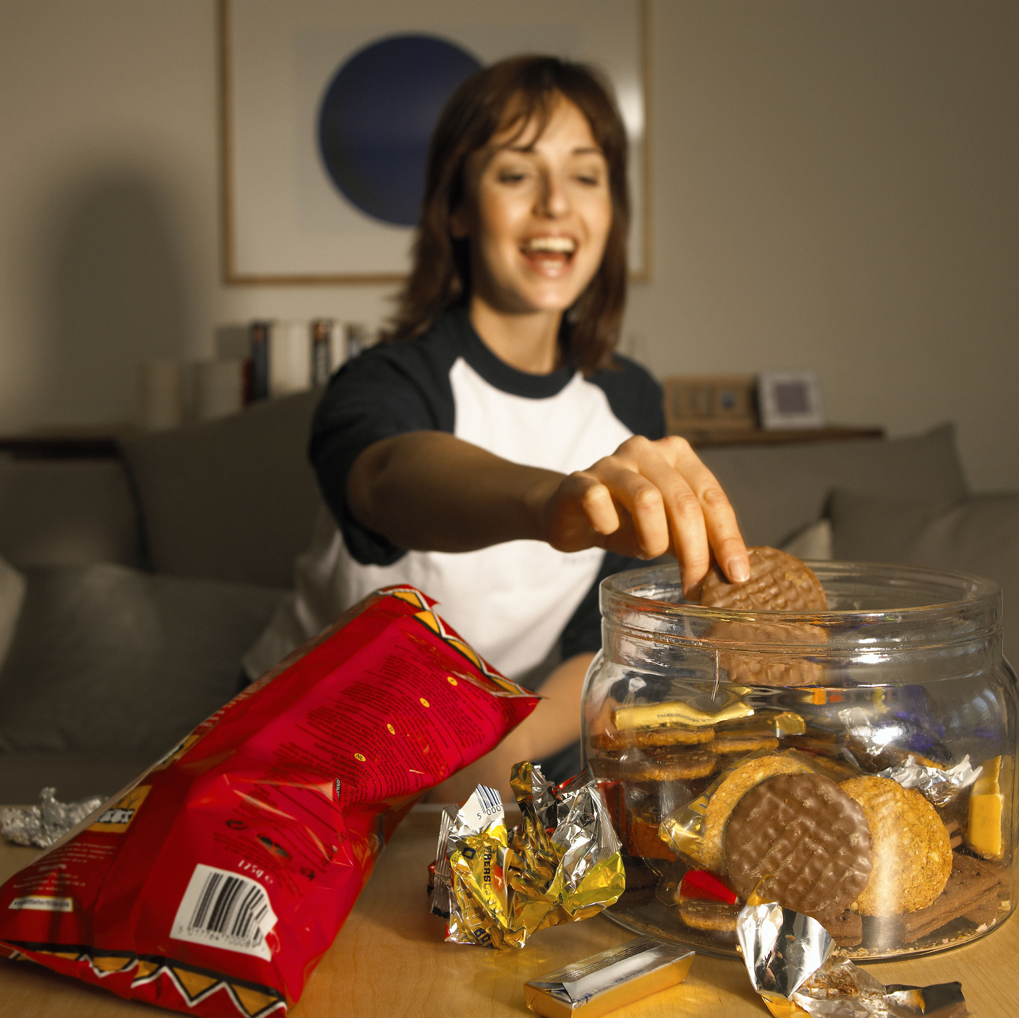 woman eating junk food
