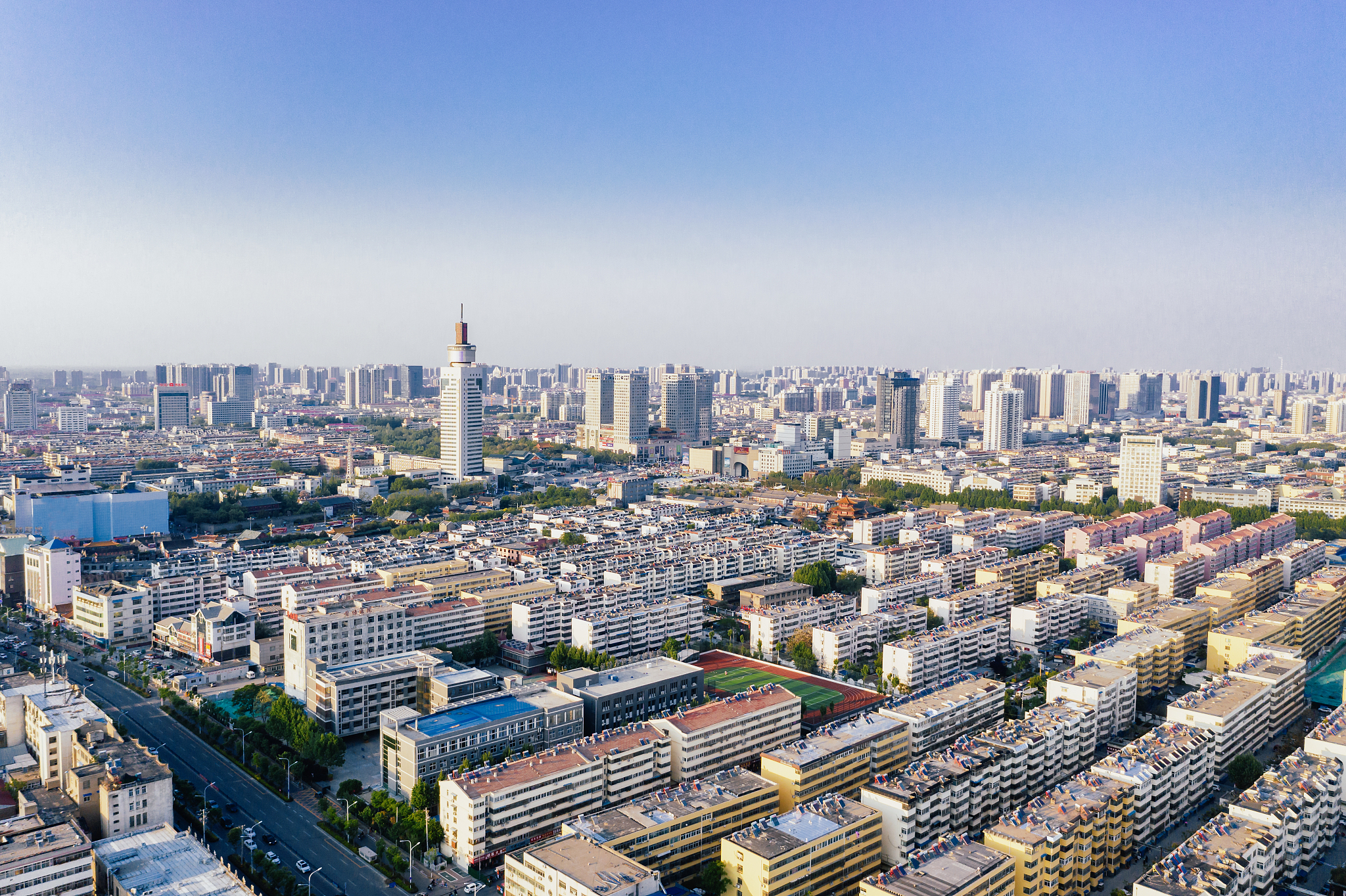 航拍山东济宁市中心全景