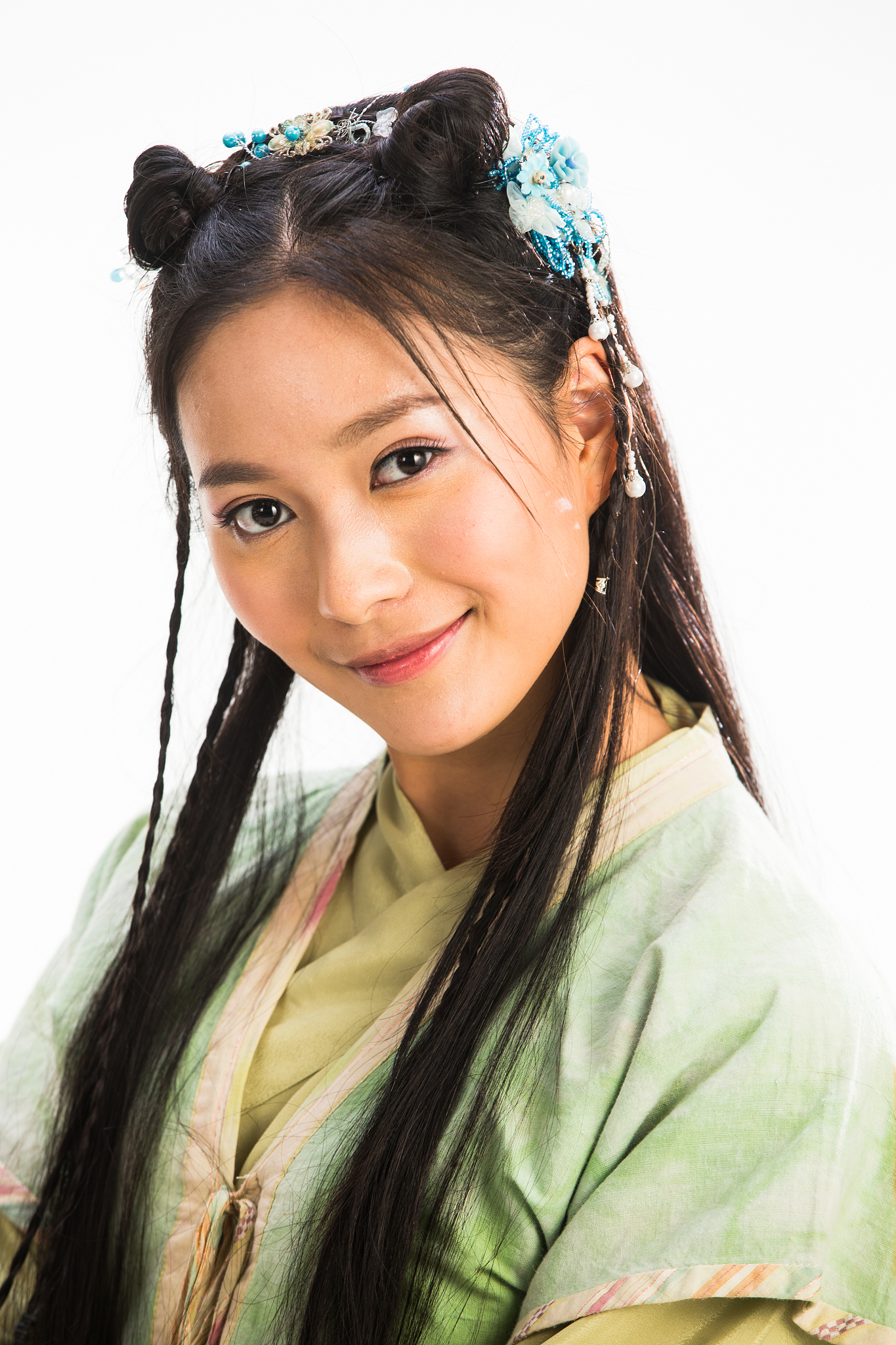 张无忌为何称纪晓芙为'纪姑姑'? 倚天屠龙记中的亲密称呼