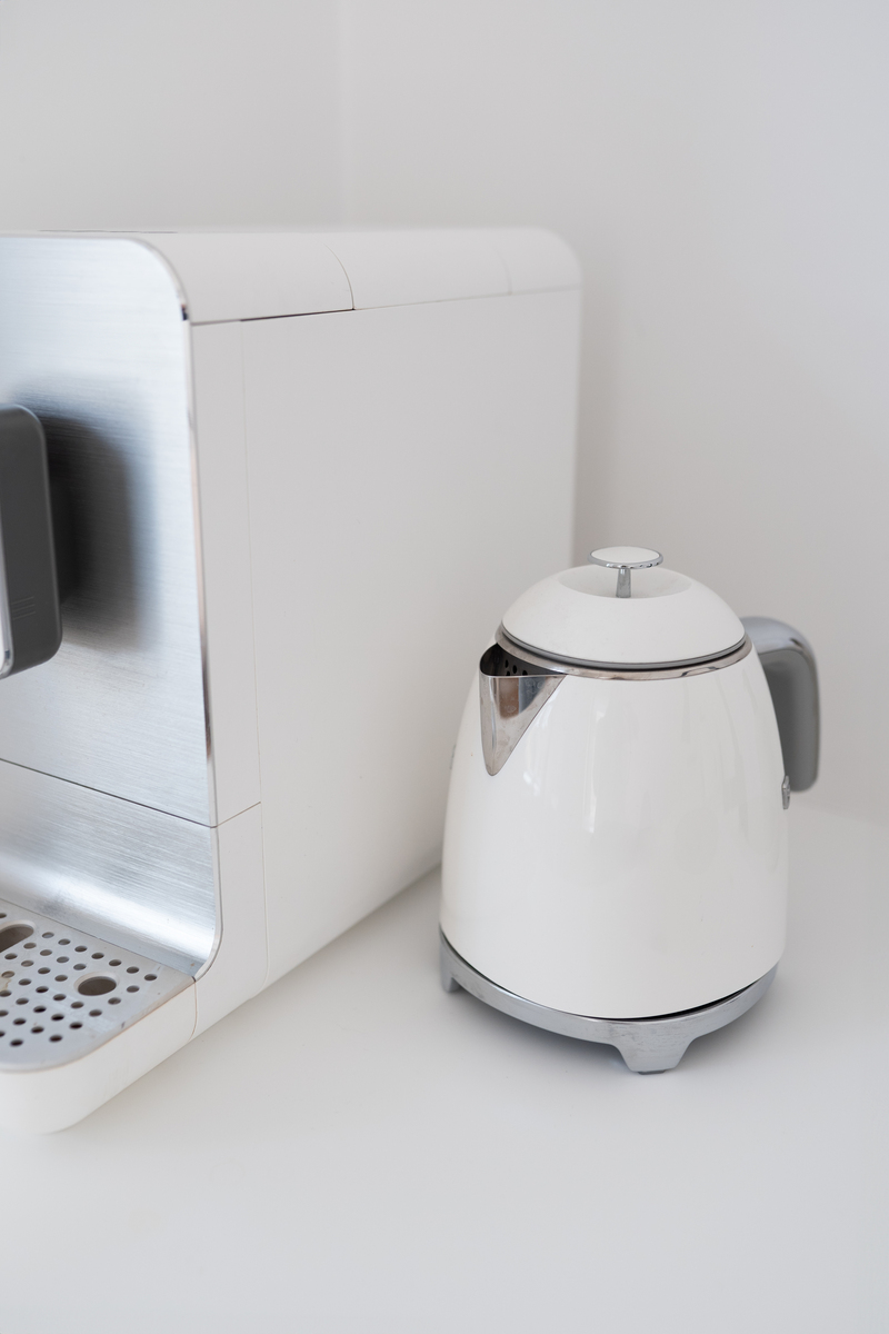 现在写100条关于SKG的评论并用序号分开