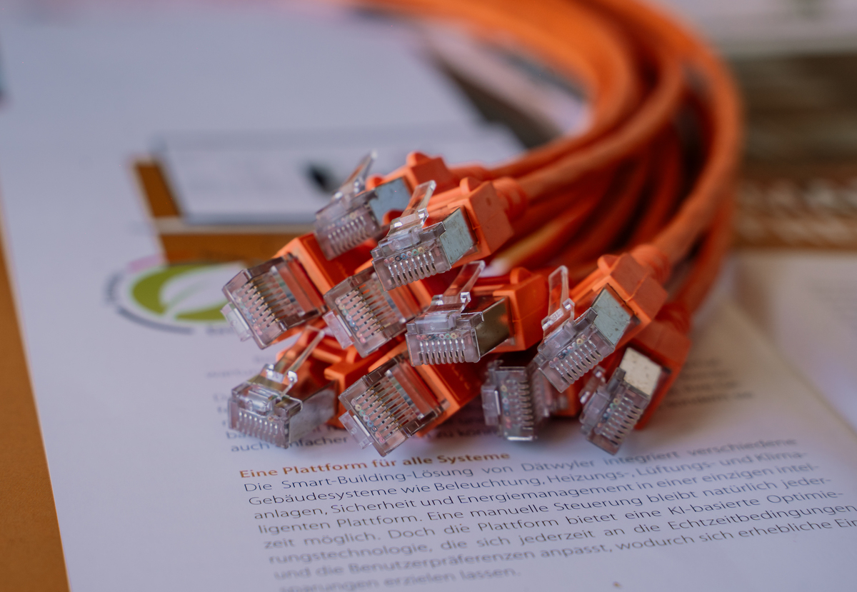 LC-LC尾纤规格详解：类型、芯数、长度等选择指南