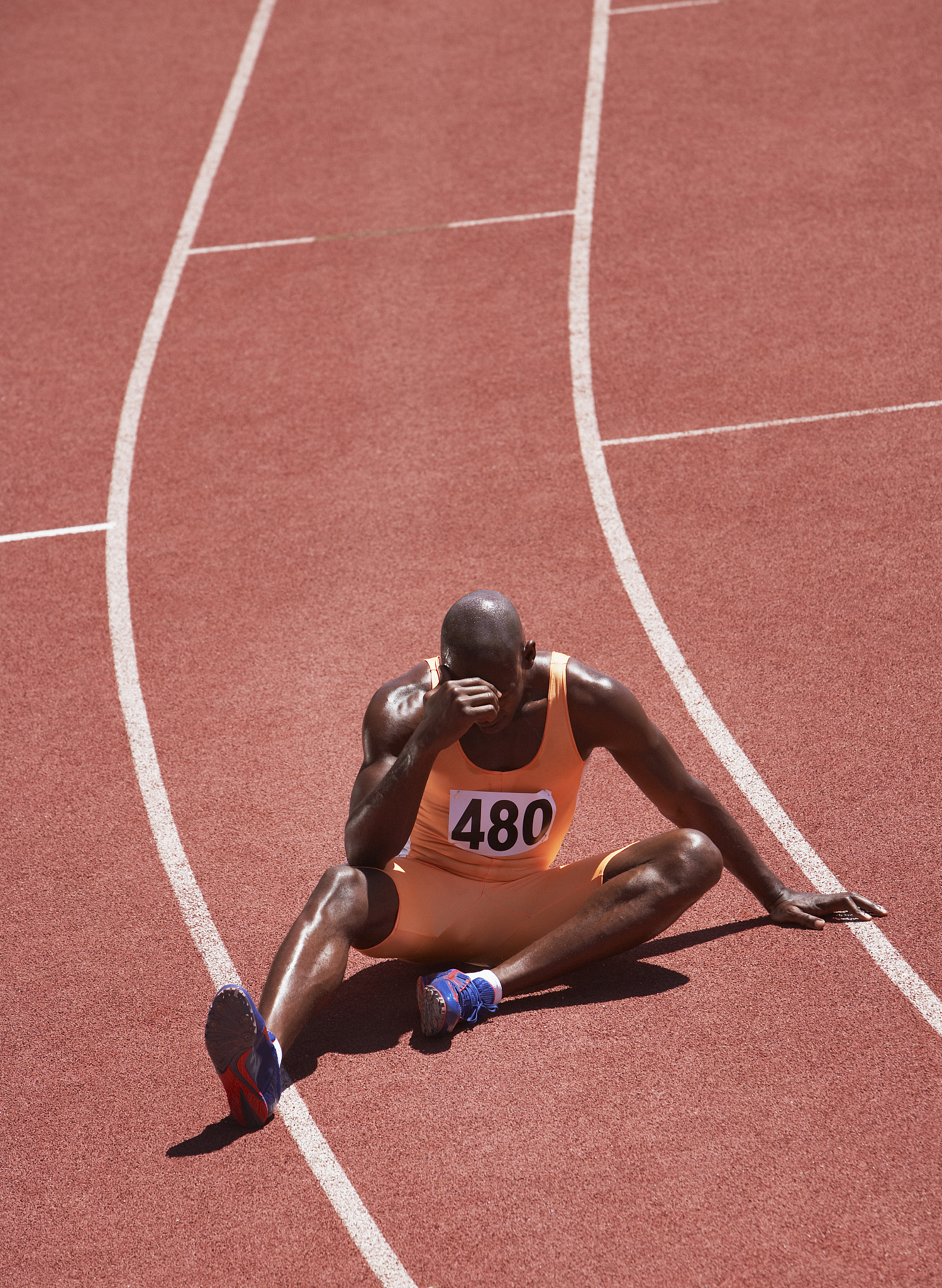 博尔特百米飞人训练秘诀：爆发力、技术、间歇、核心、心理全方位提升