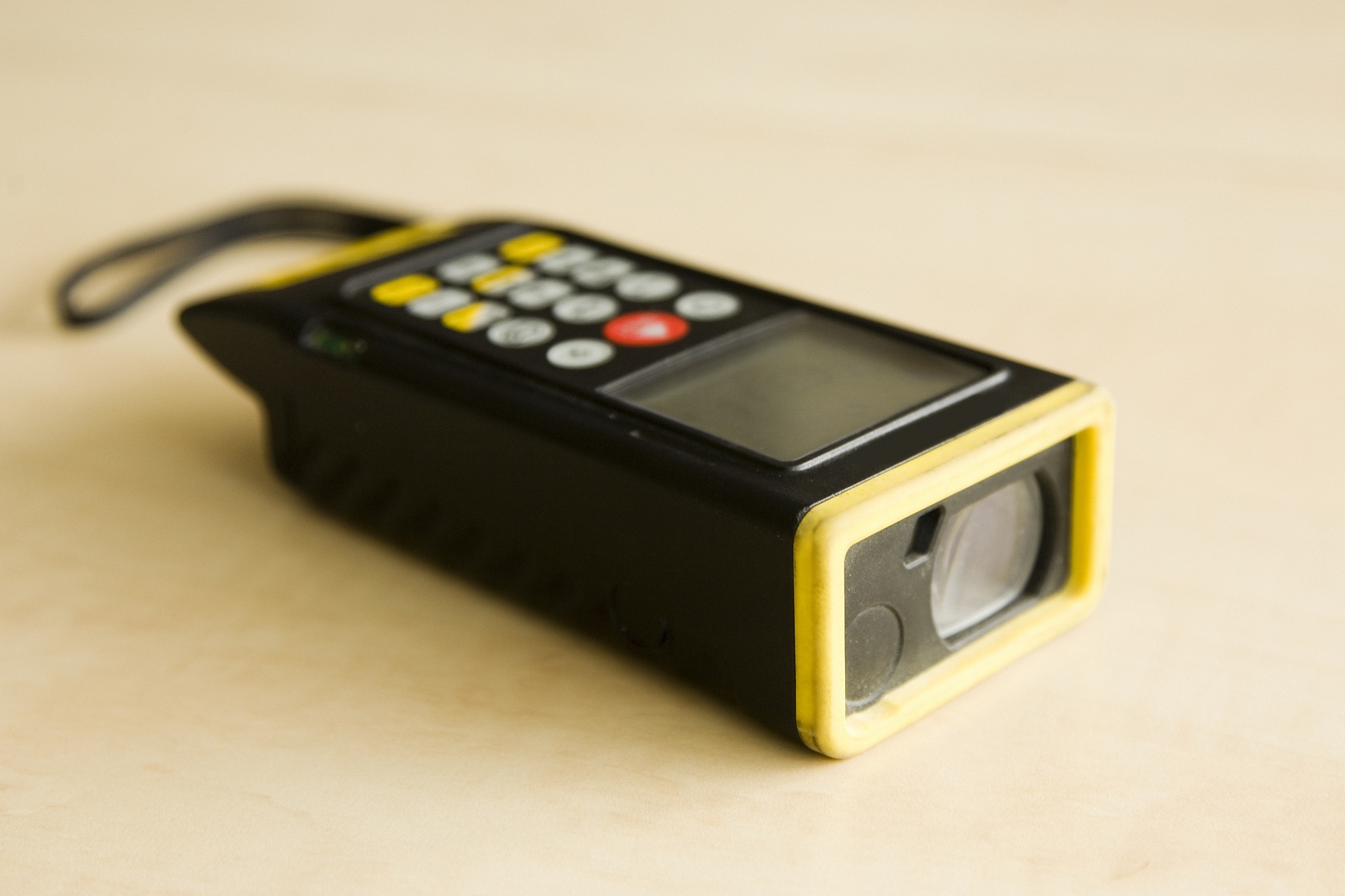 激光测距仪防水保护壳专利：全方位防护，无惧风雨挑战