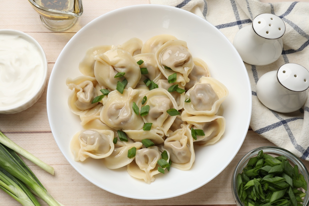 虾肉馄饨：鲜香可口，营养丰富，老少皆宜