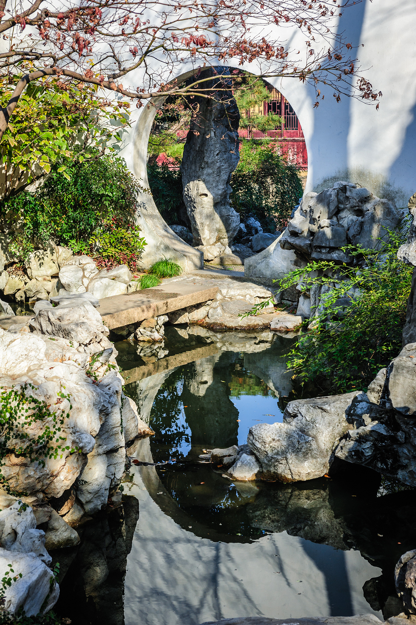 中国园林 vs 西方园林：风格对比与典范解析