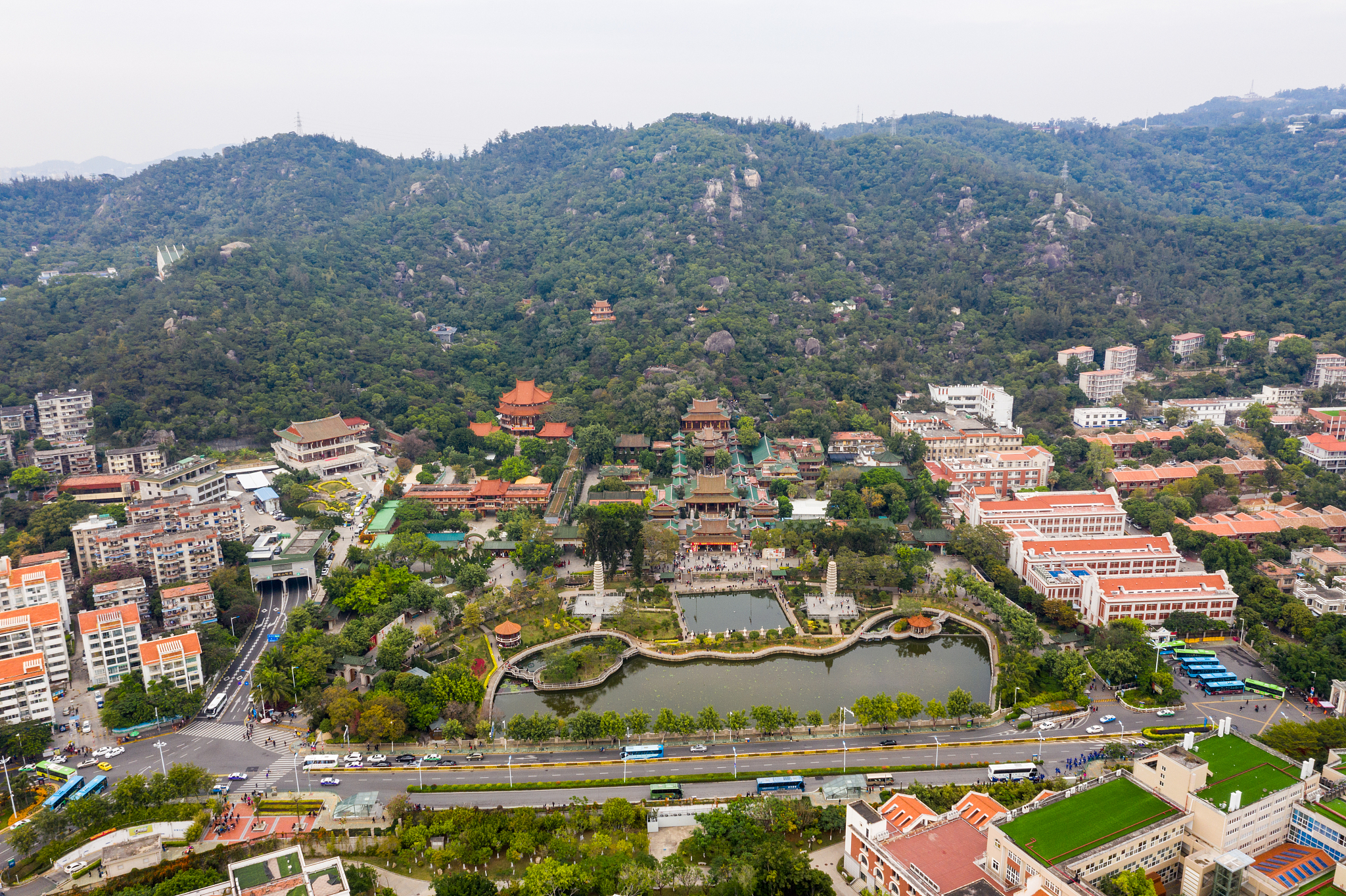 帮我做一个去厦门旅游的行程规划