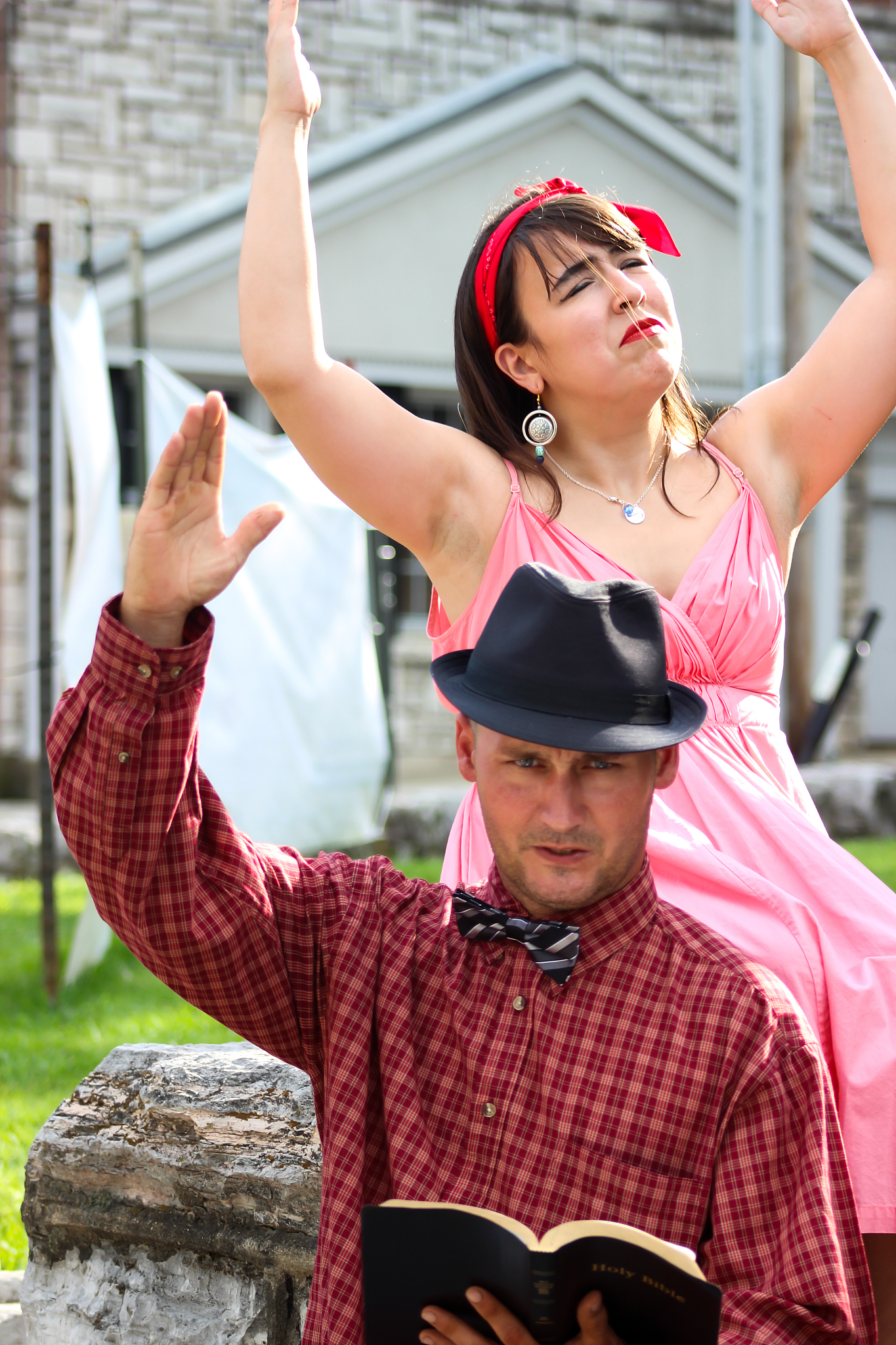 男生教士看我五次，女牧师也看我五次，他还说他不认识我？