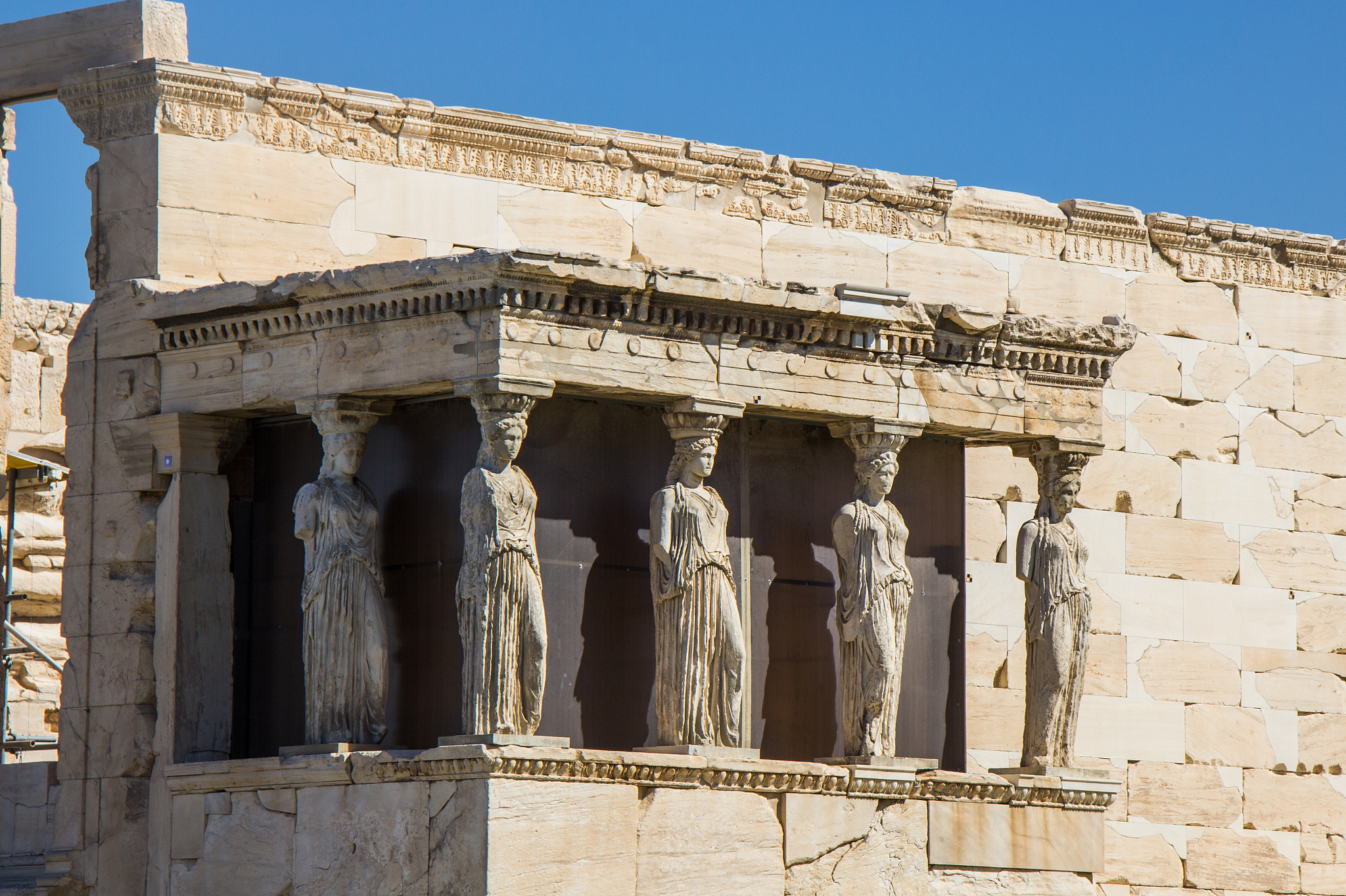caryatid at acropolis