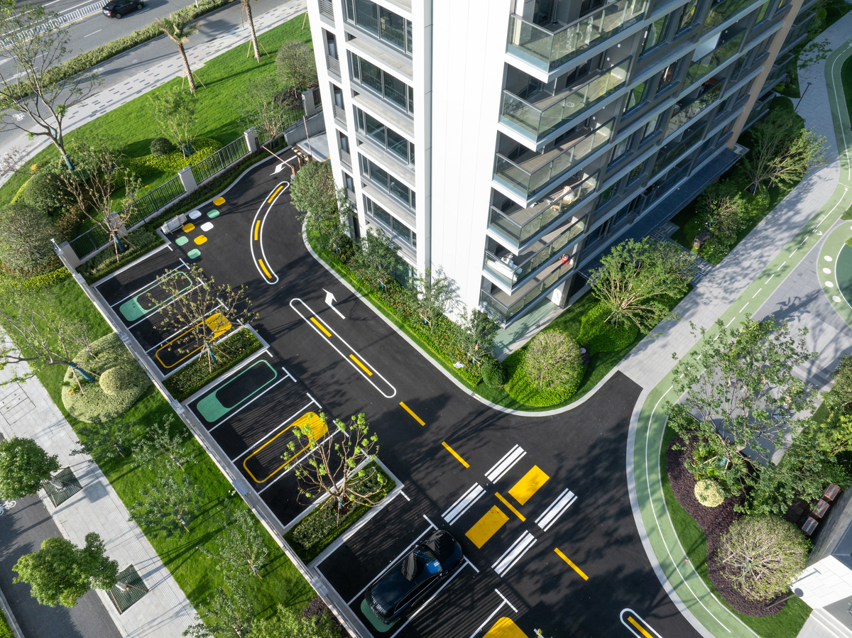 As the urban population grows traffic is heavy and public areas such as parking lots are packed What solutions do you think can address such problem