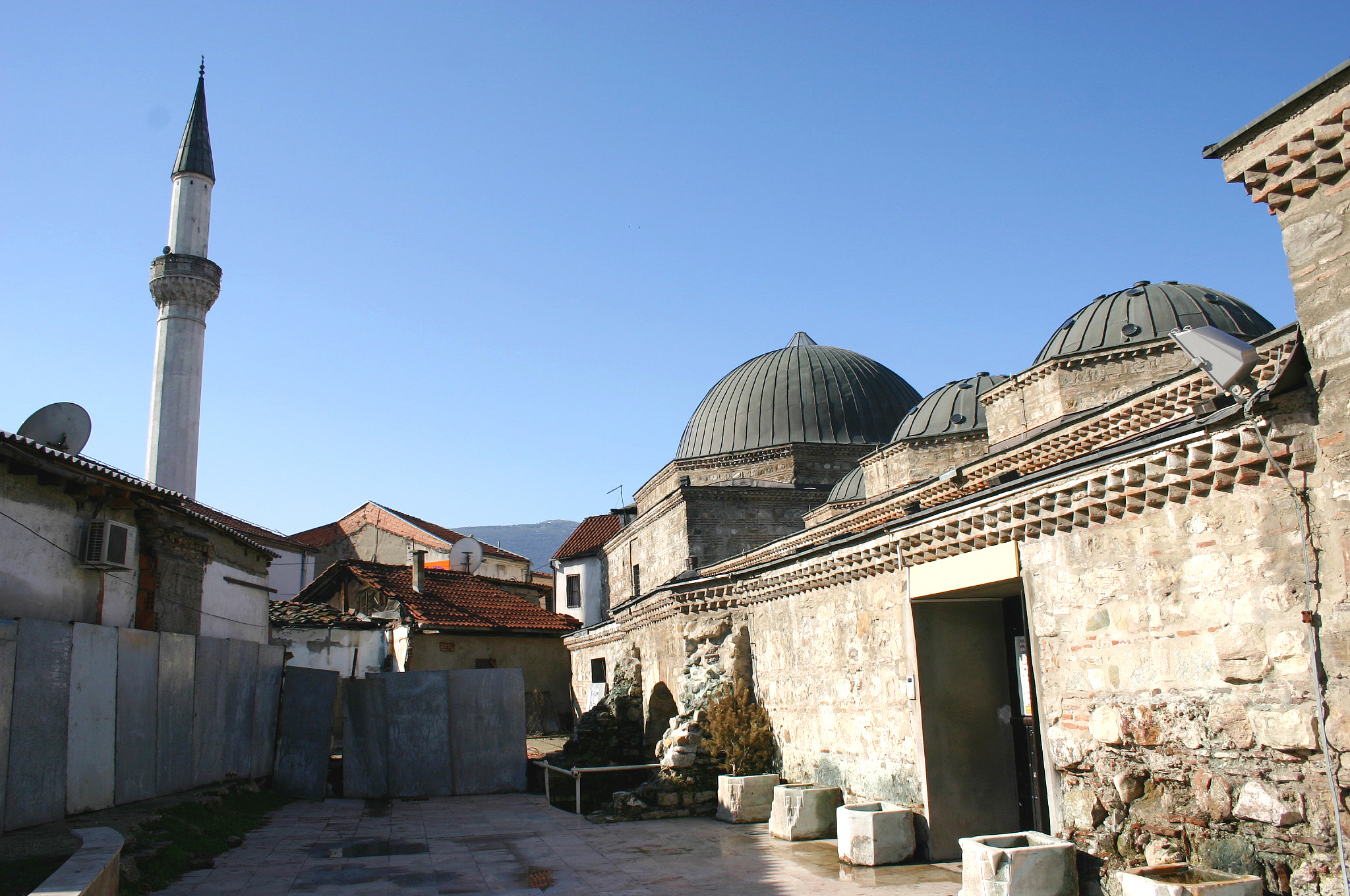 脑叶公司：神秘公司探索，生存冒险之旅