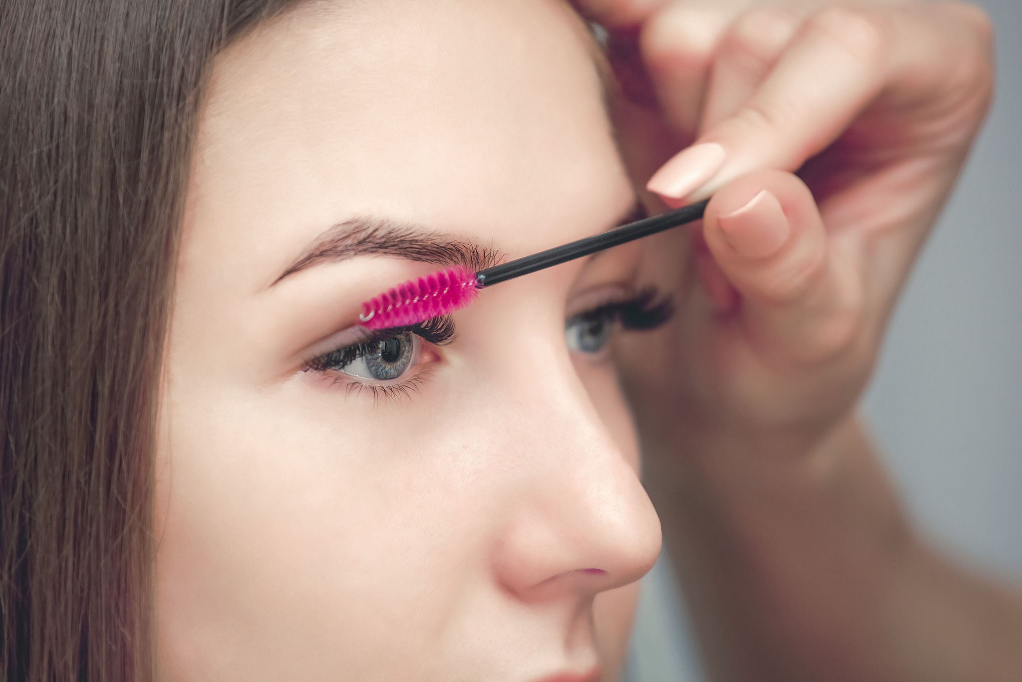 帮我按照要求写一篇化妆课心得体会。第一阶段基础矫正化妆技巧的运用训练就是我们的底妆眉毛眼睛;第二阶段基础色彩及色彩搭配训练第三阶段主持人整体形象造型设计训练第四阶段心得体会所以大家可以分三个阶段来写最后写个心得体会。不低于3000字